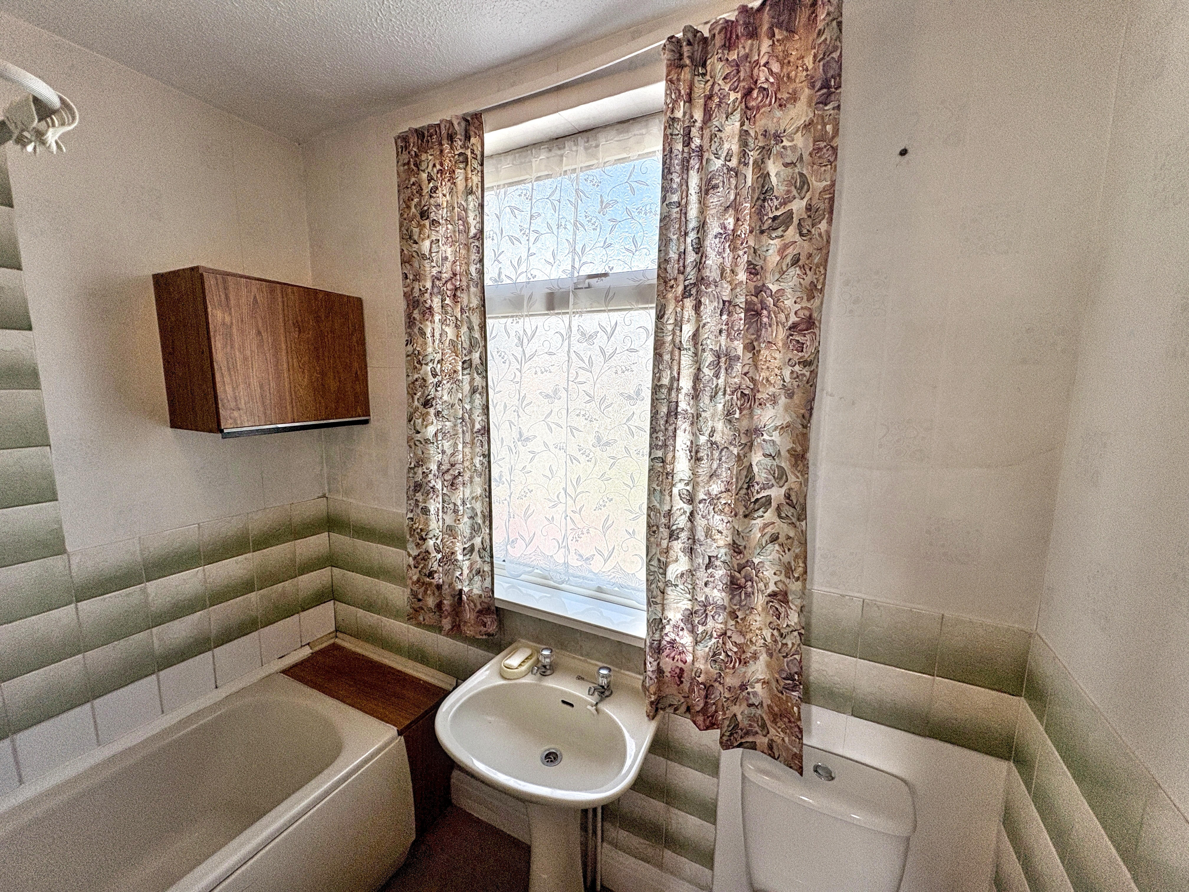 16 - Bathroom