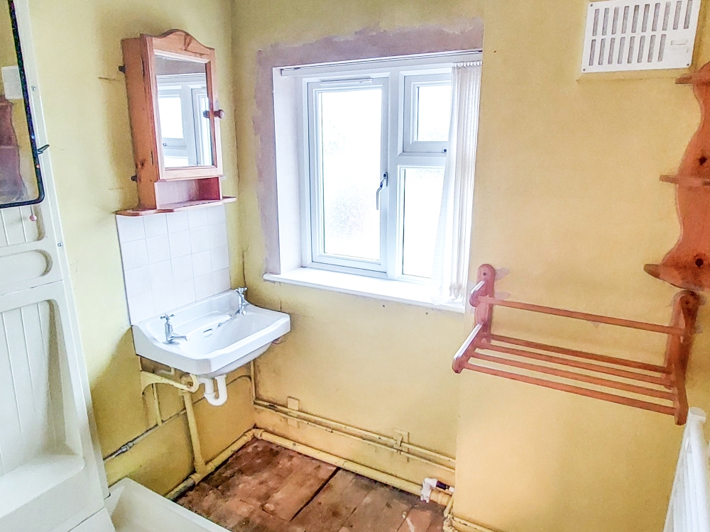 15 - Bathroom