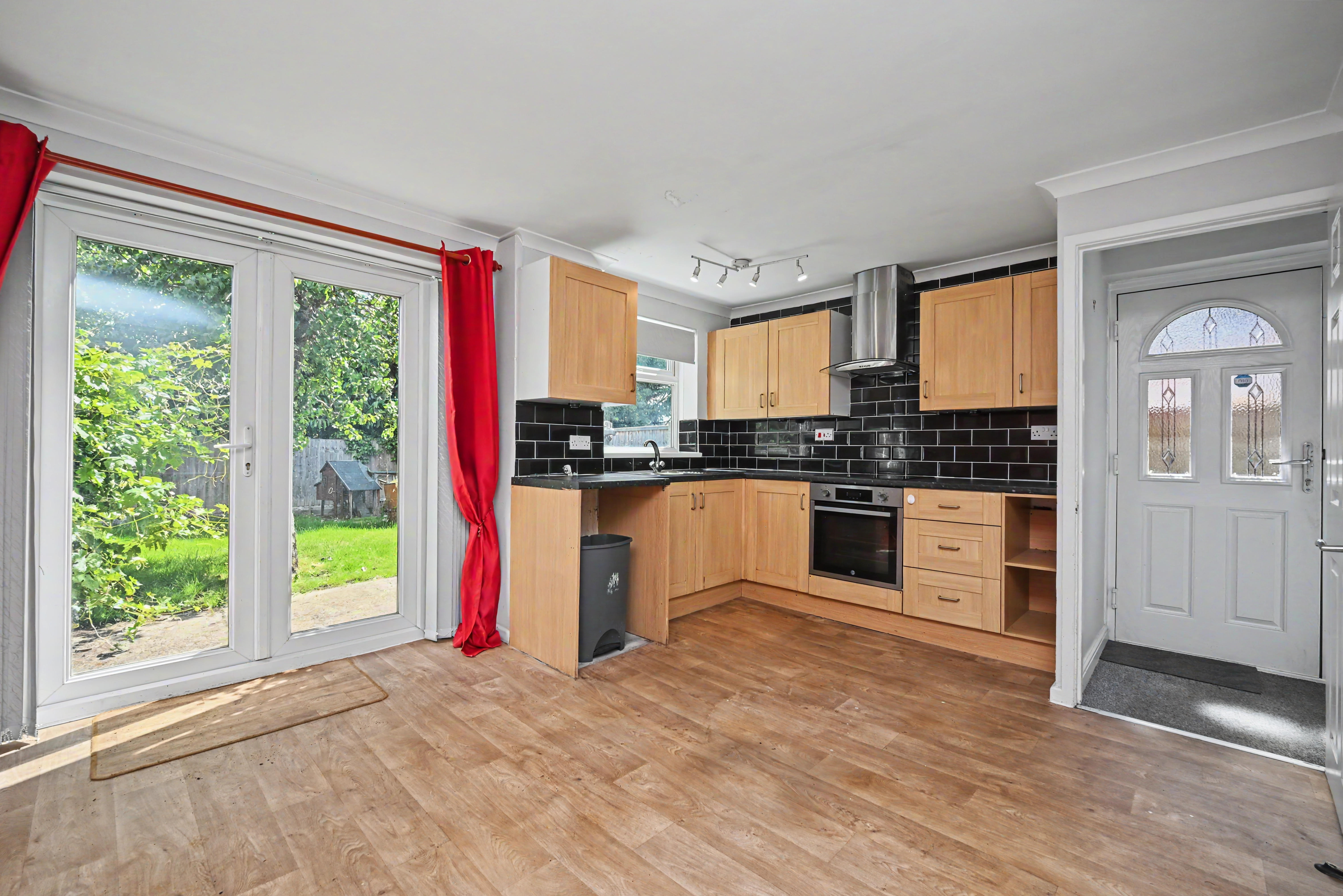 7 - Kitchen