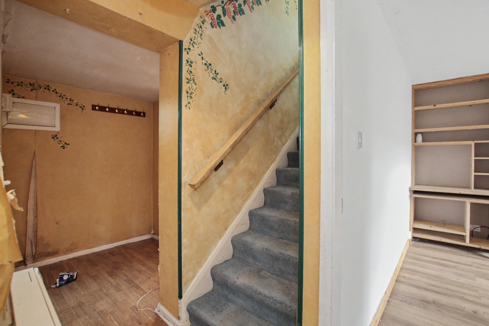 9 - Hallway