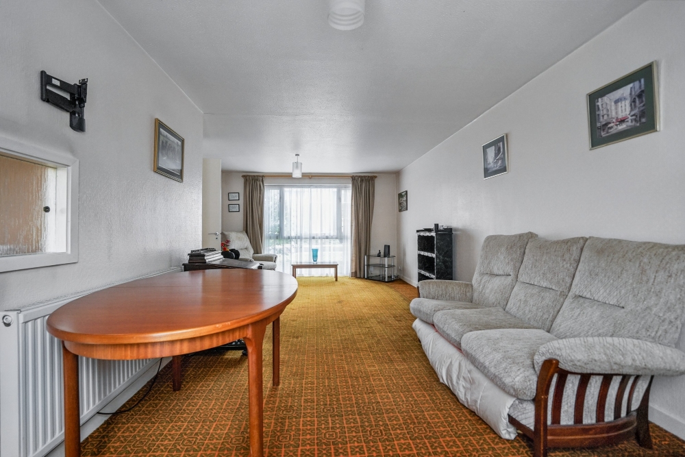9 - Dining room