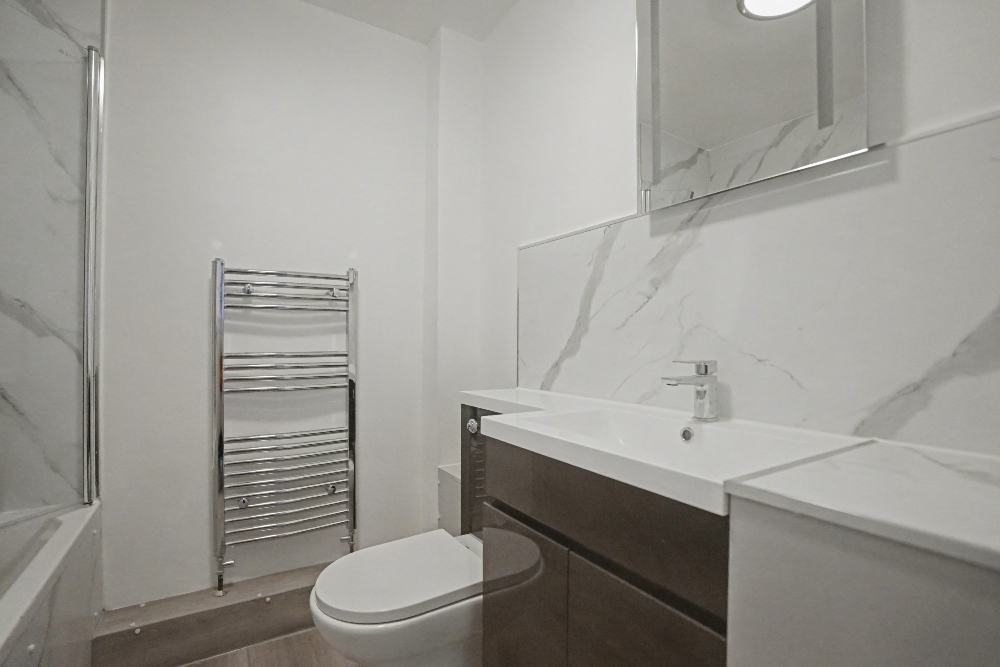 17 - Bathroom