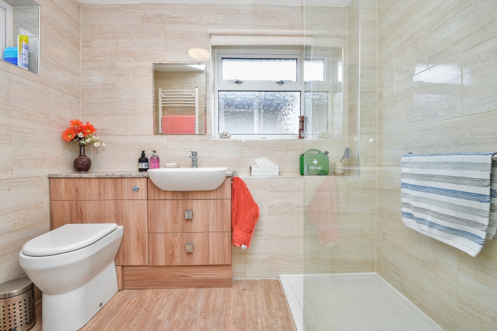 17 - Bathroom