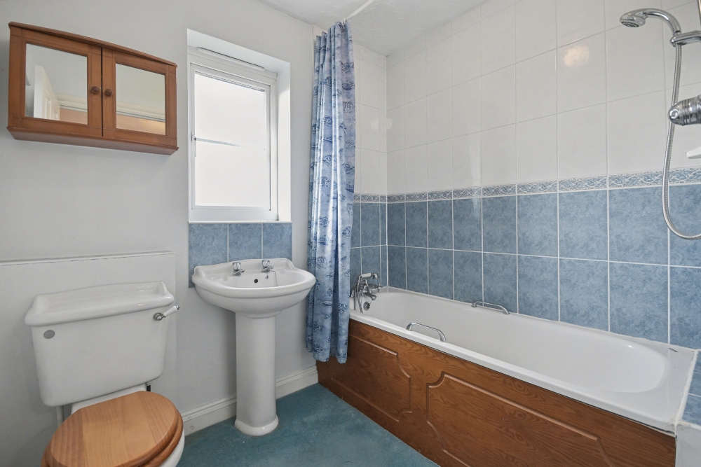 14 - Bathroom
