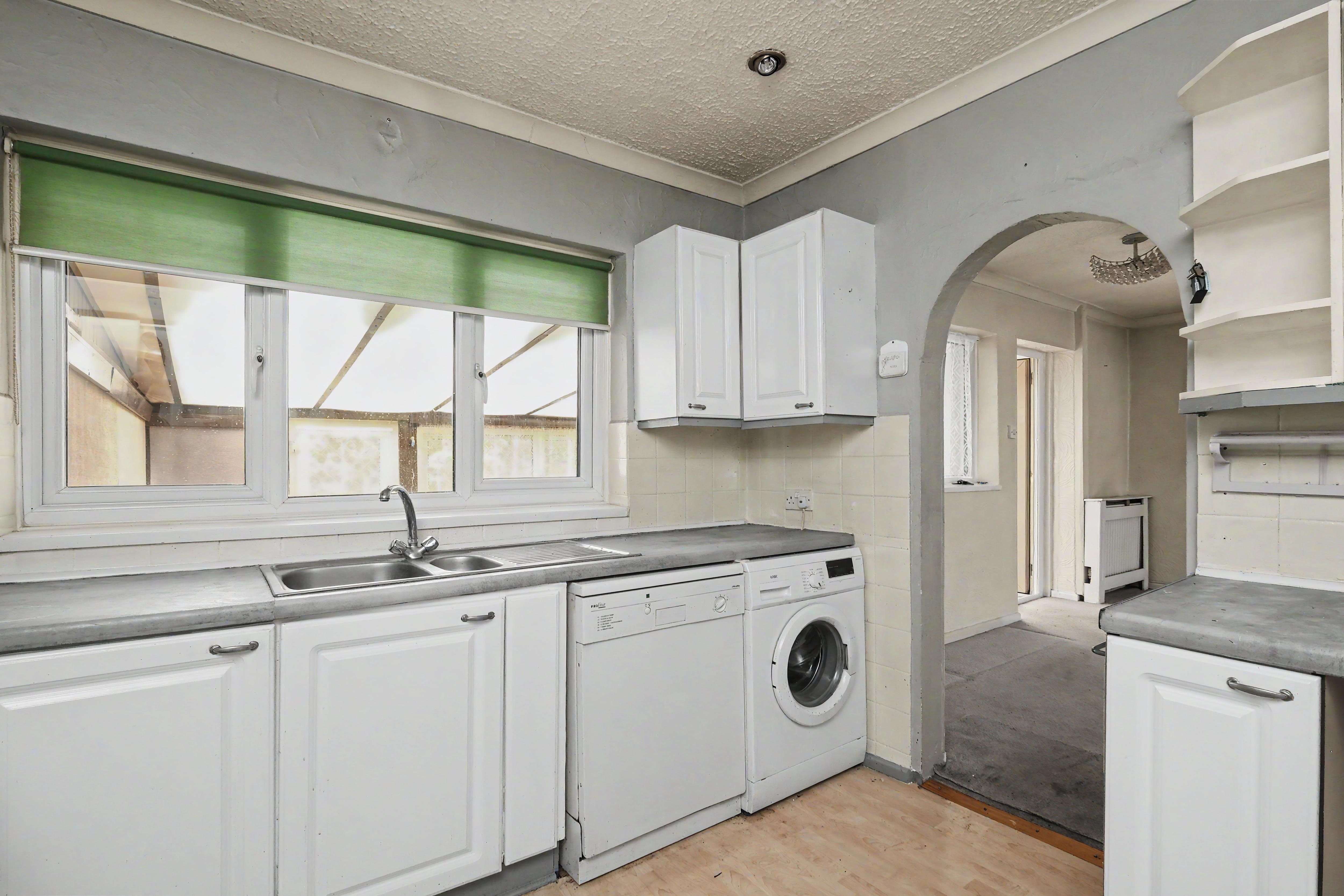 4 - Kitchen
