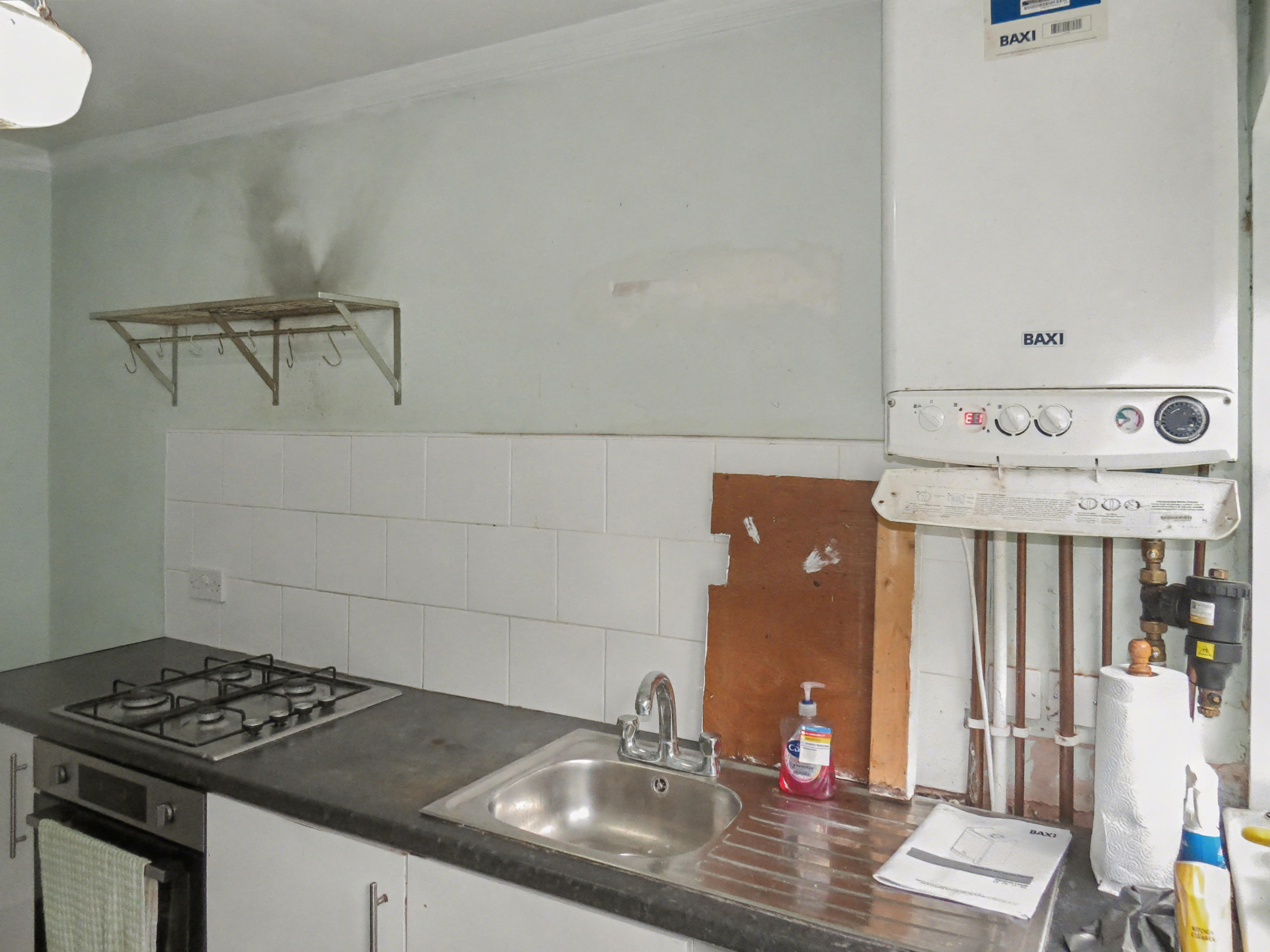 9 - Kitchen