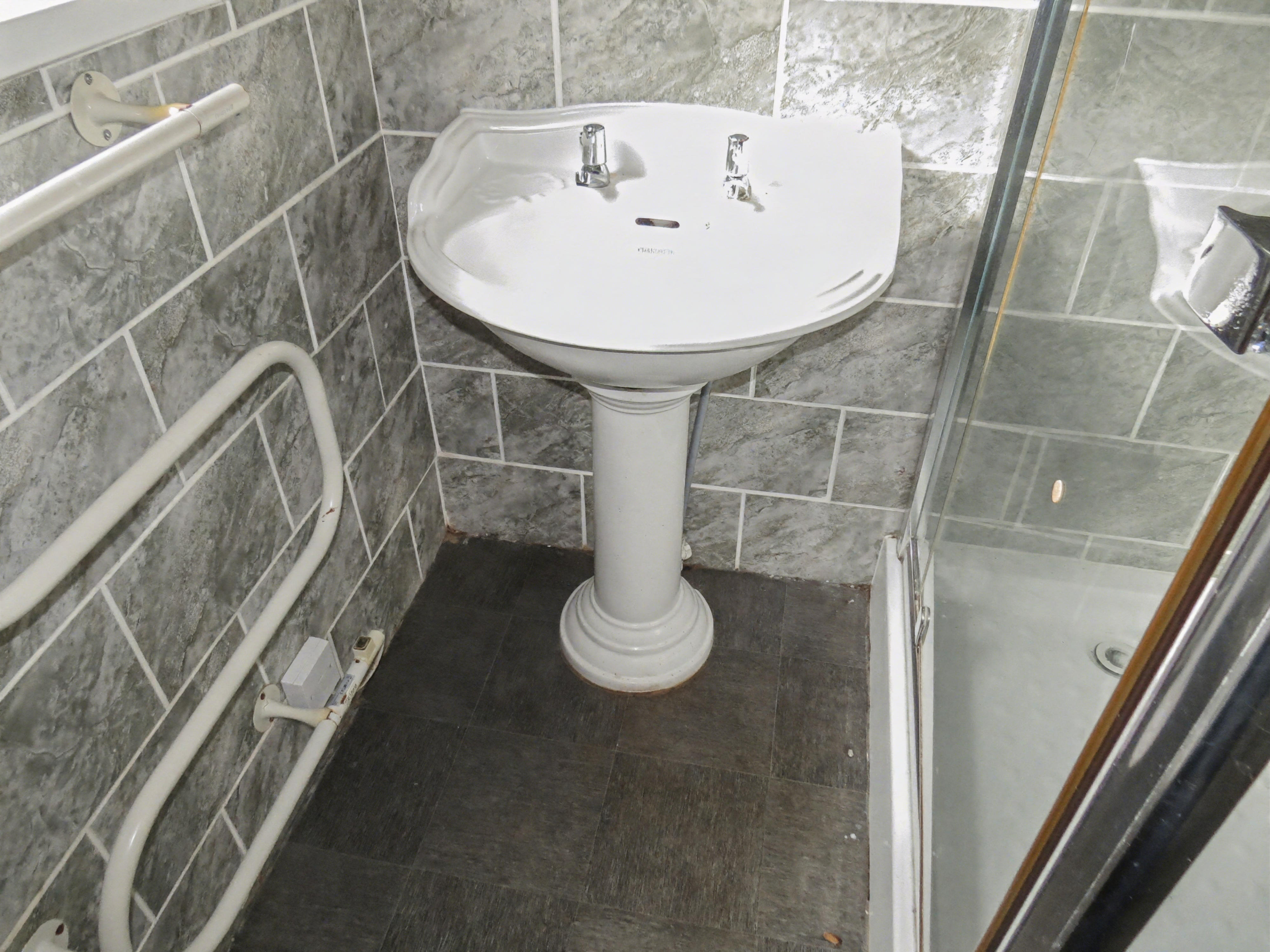 20 - Bathroom