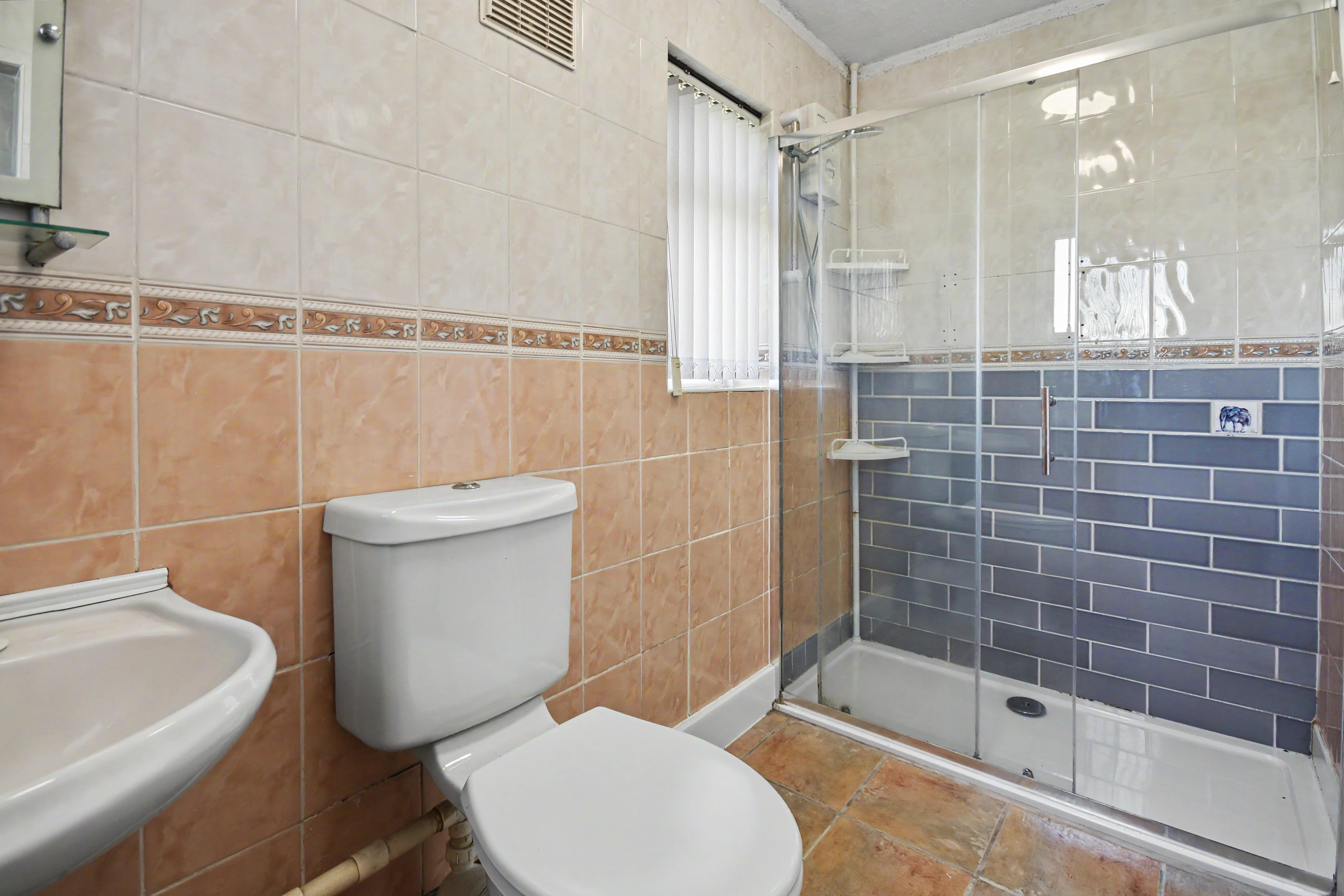 10 - Downstairs Bathroom