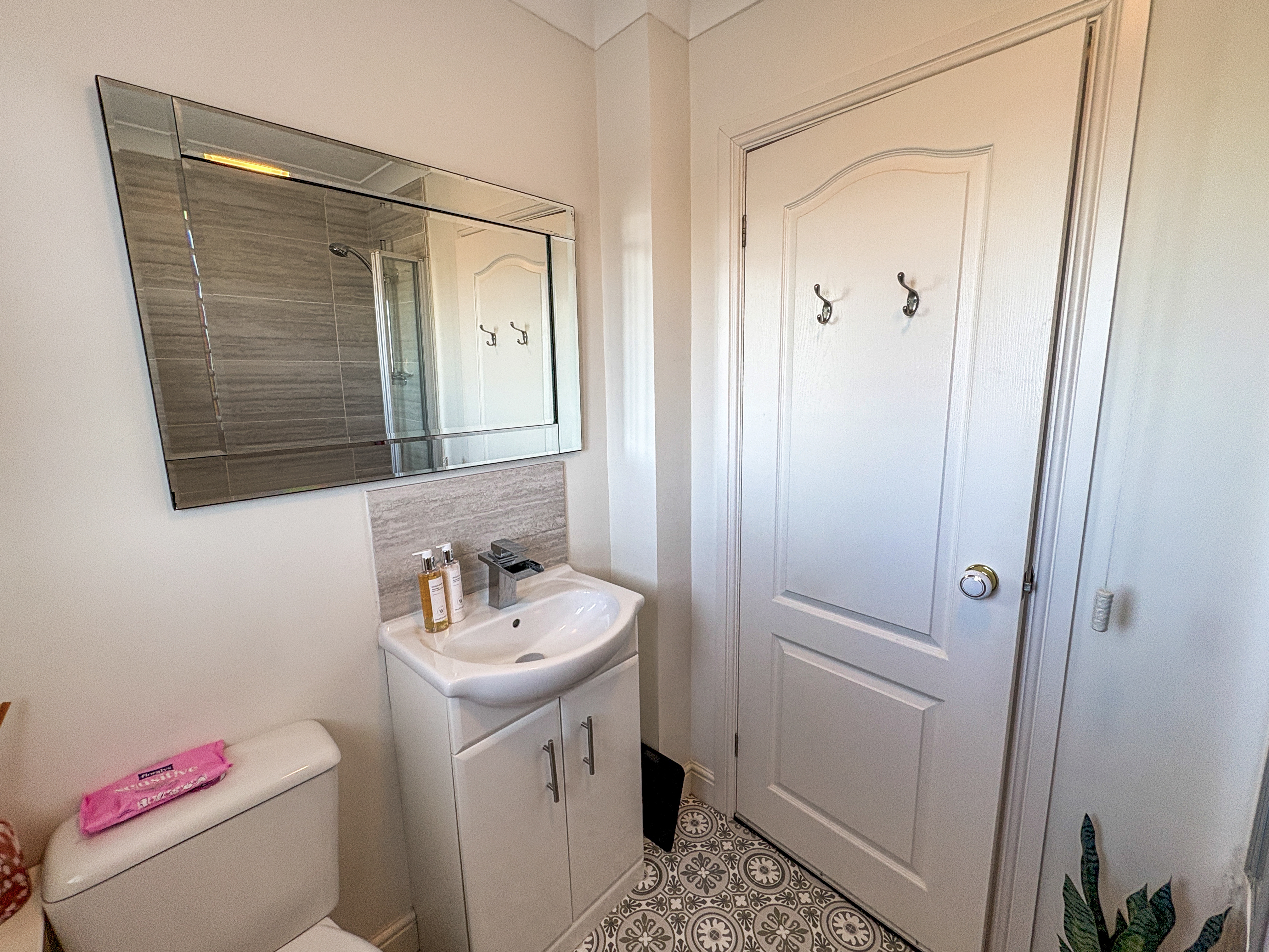 17 - Bathroom