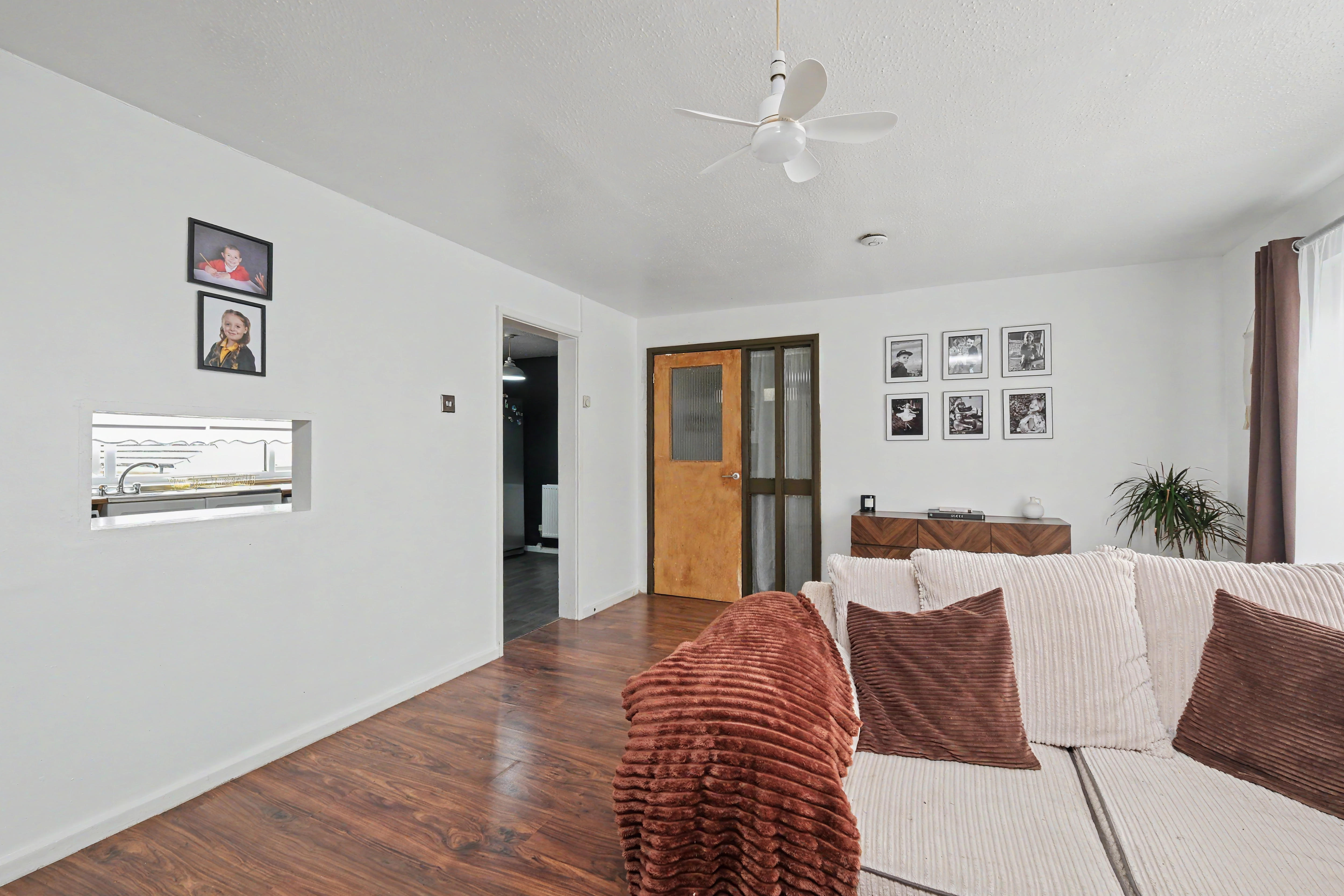 9 - Living room