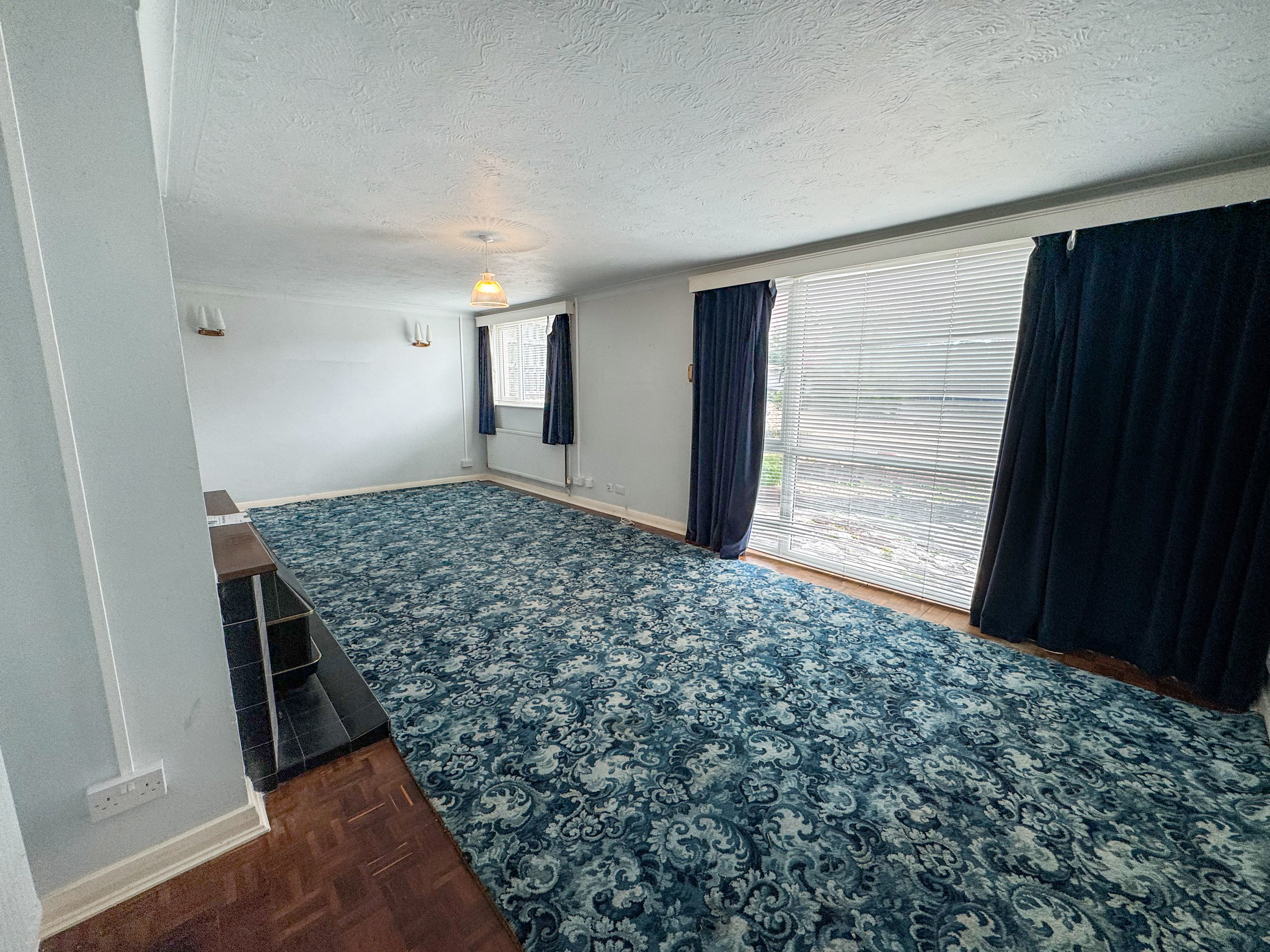 6 - Living room