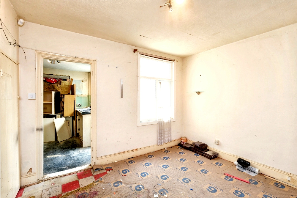 9 - Dining room