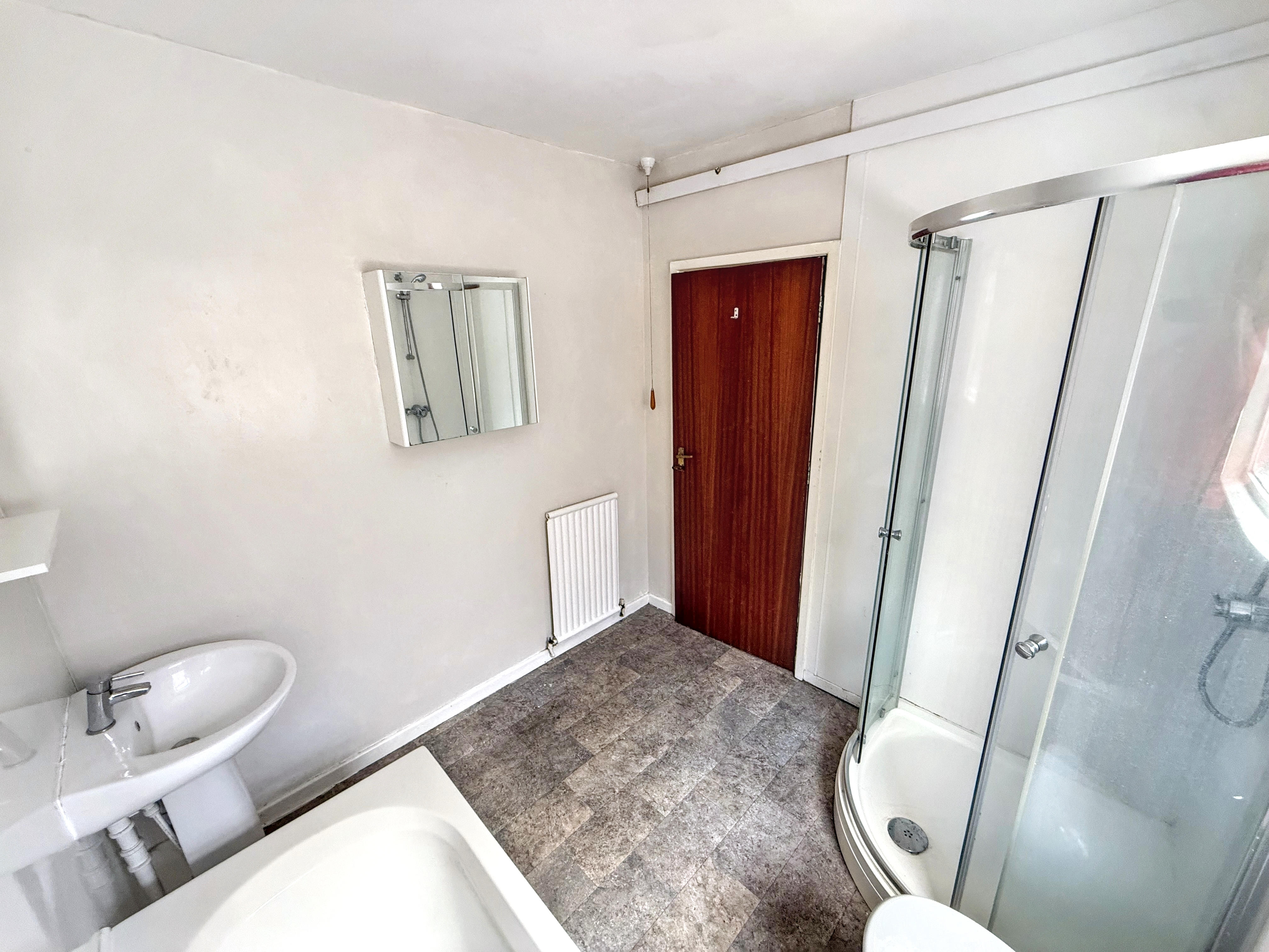 13 - Bathroom