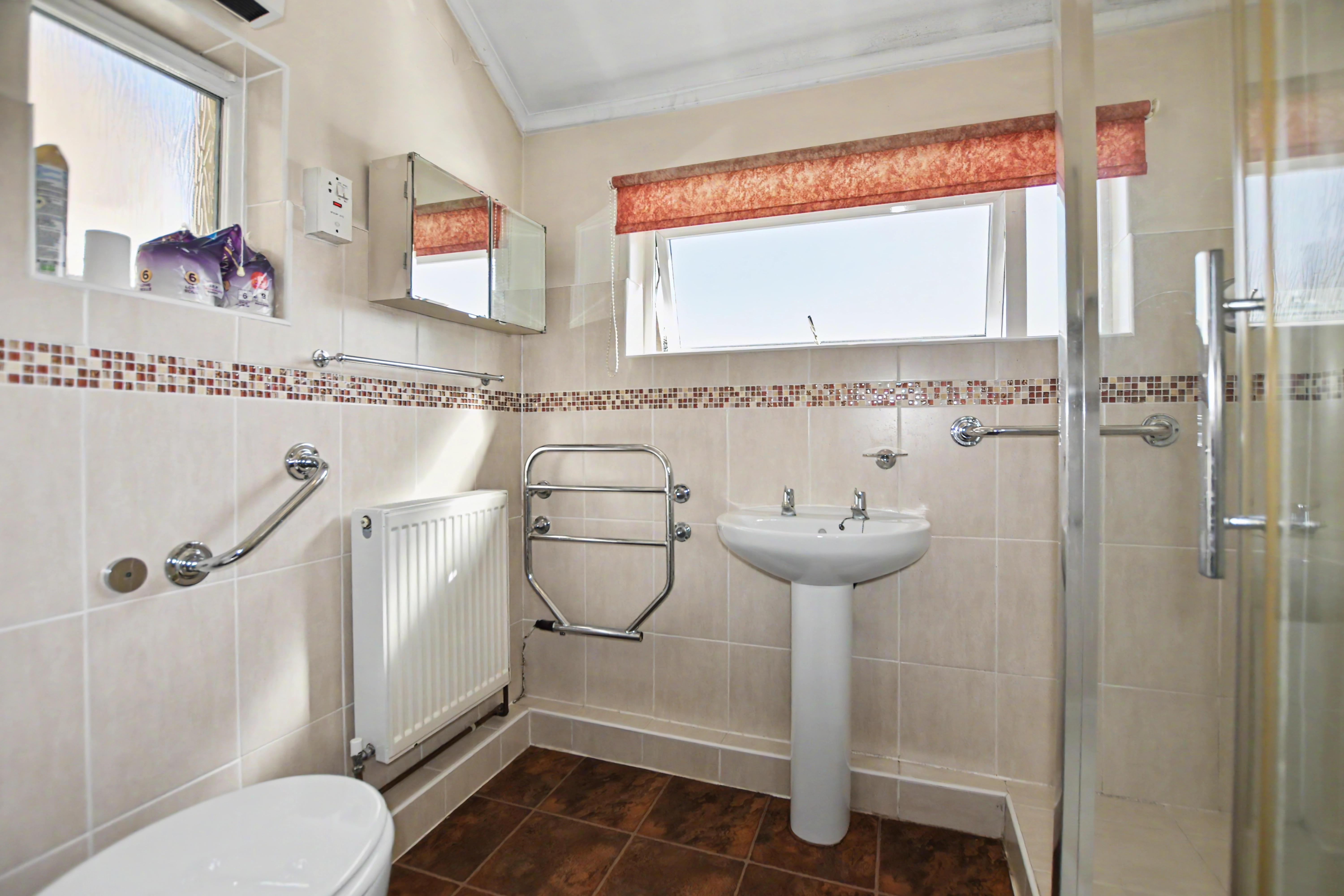 12 - Bathroom
