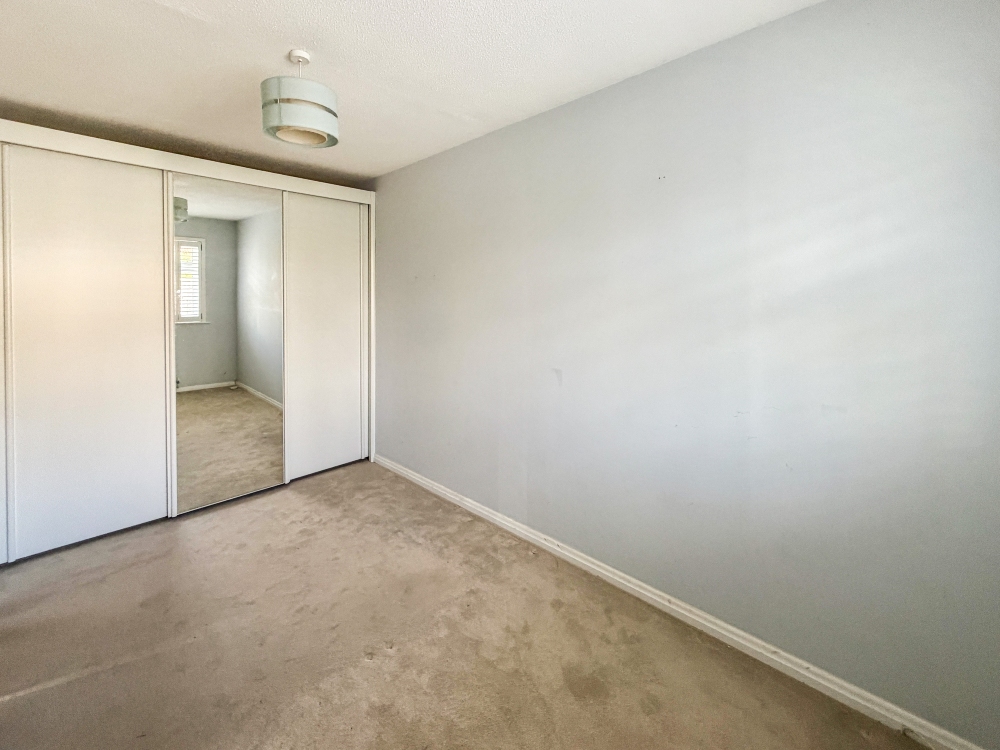 10 - Bedroom