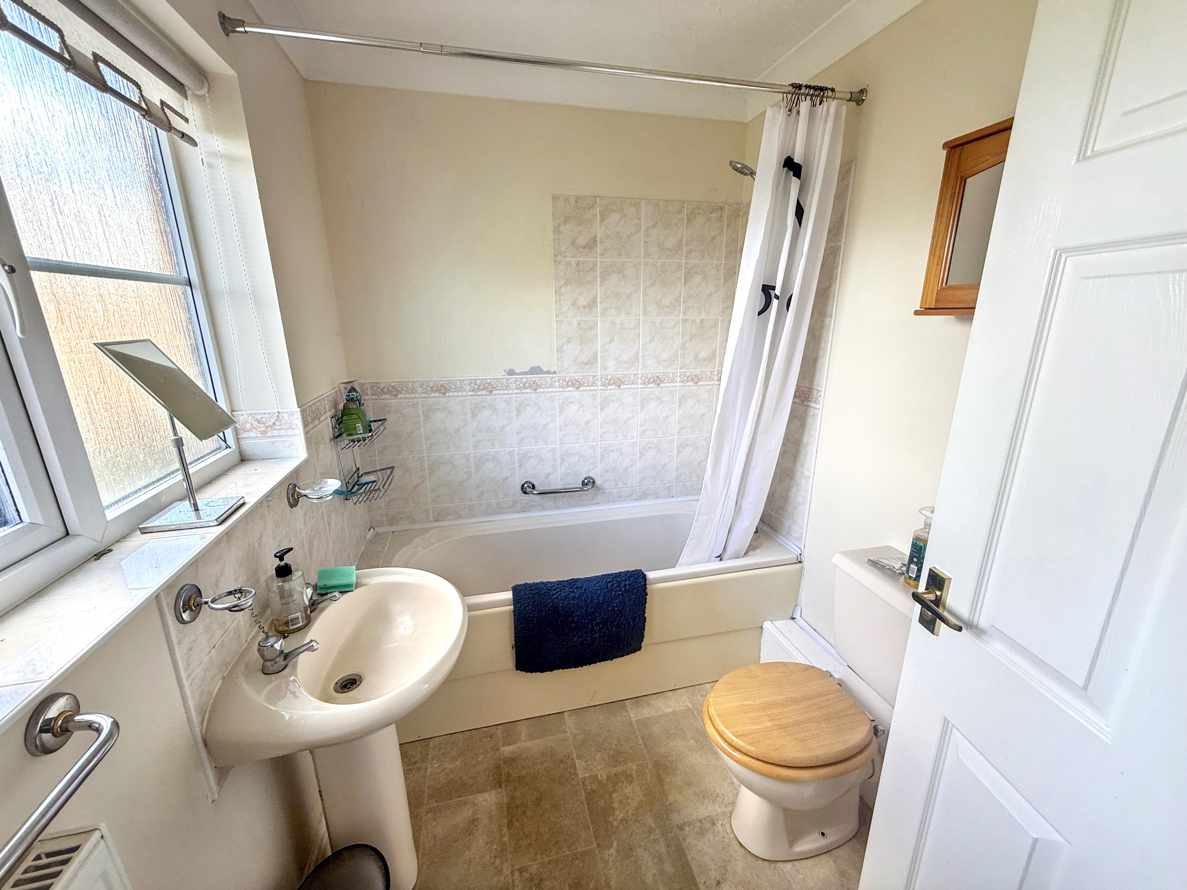 15 - Bathroom