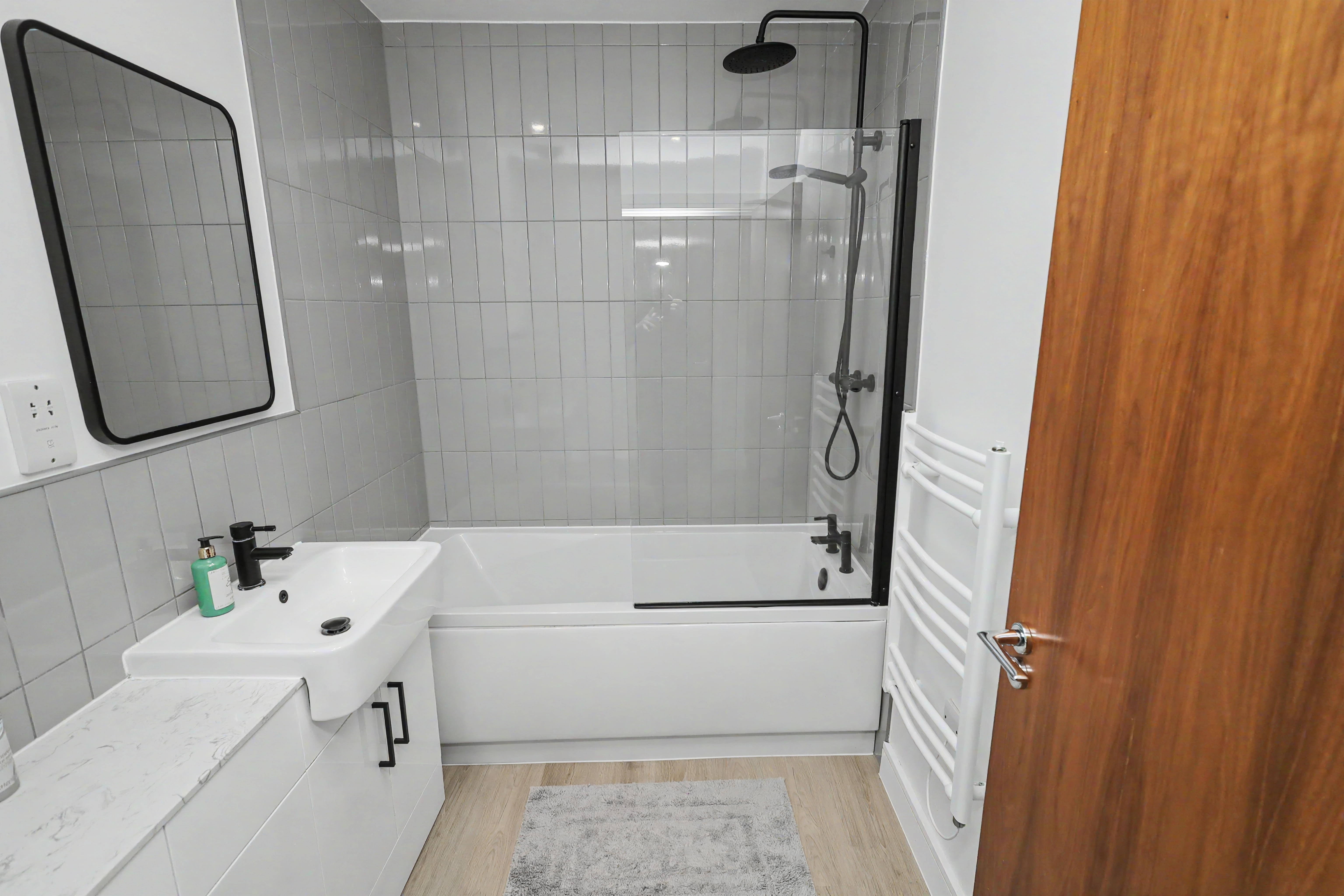 15 - Bathroom