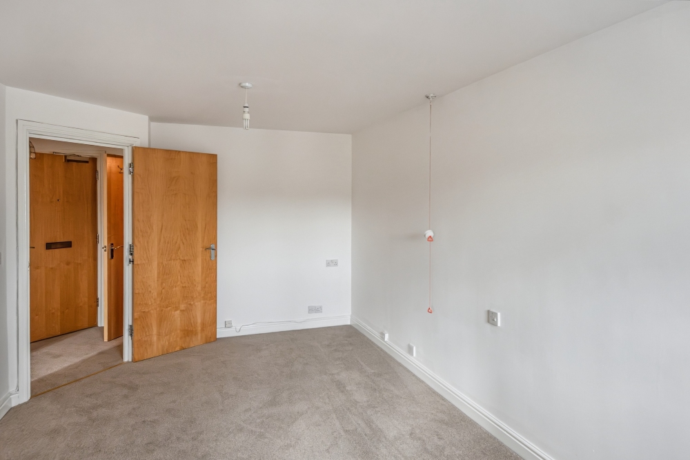 13 - Living room