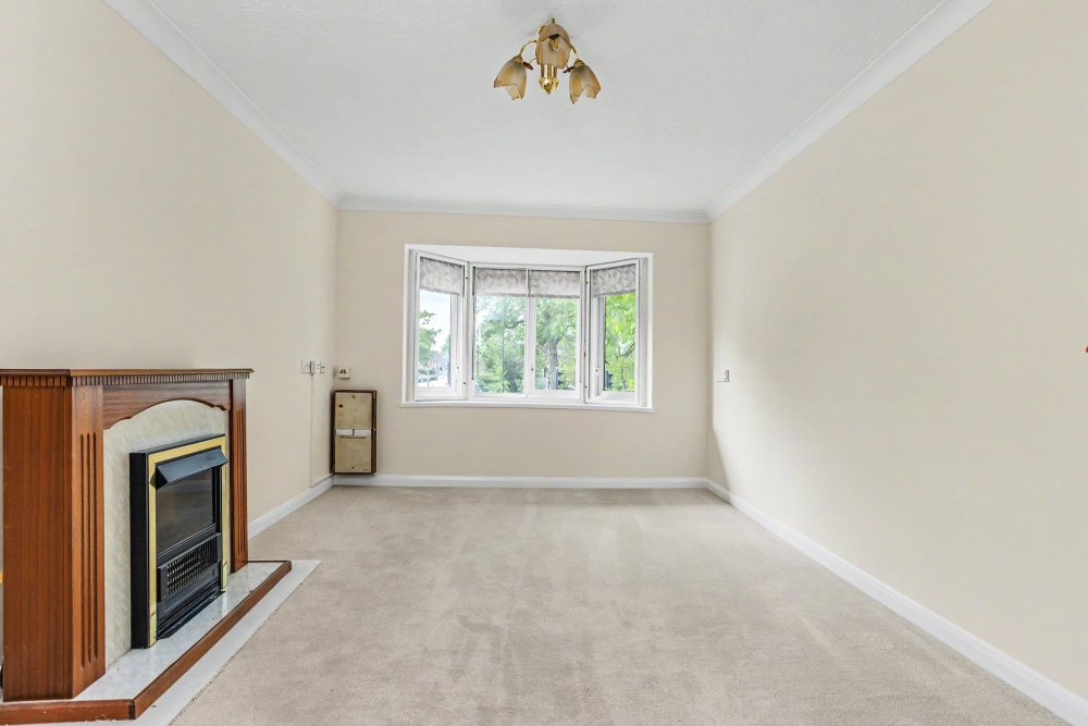 4 - Living room