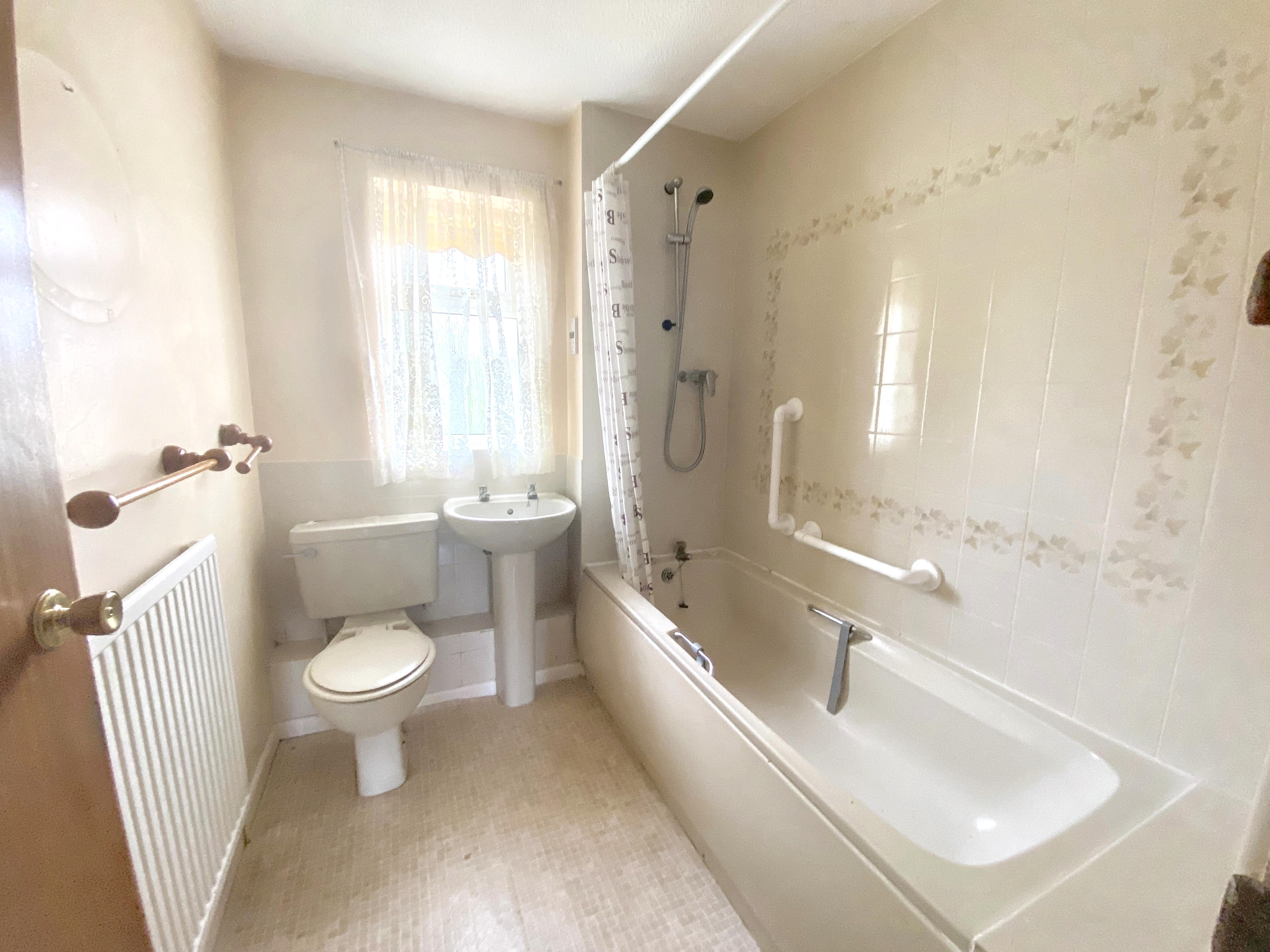 12 - Bathroom
