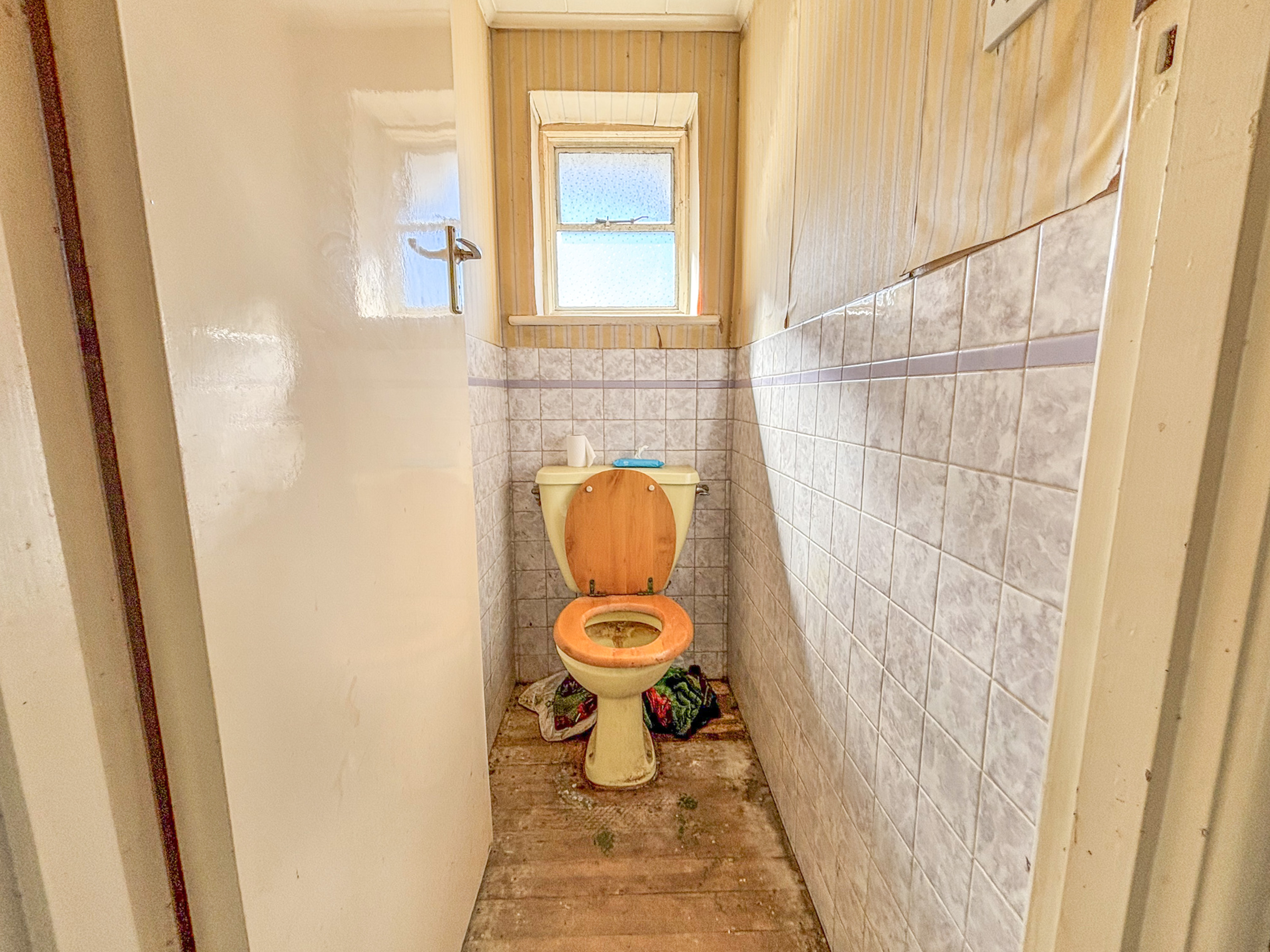 15 - WC