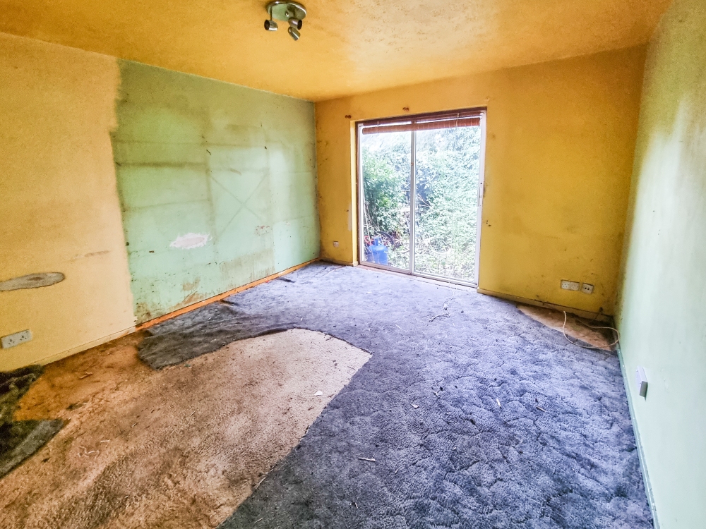 4 - Living room