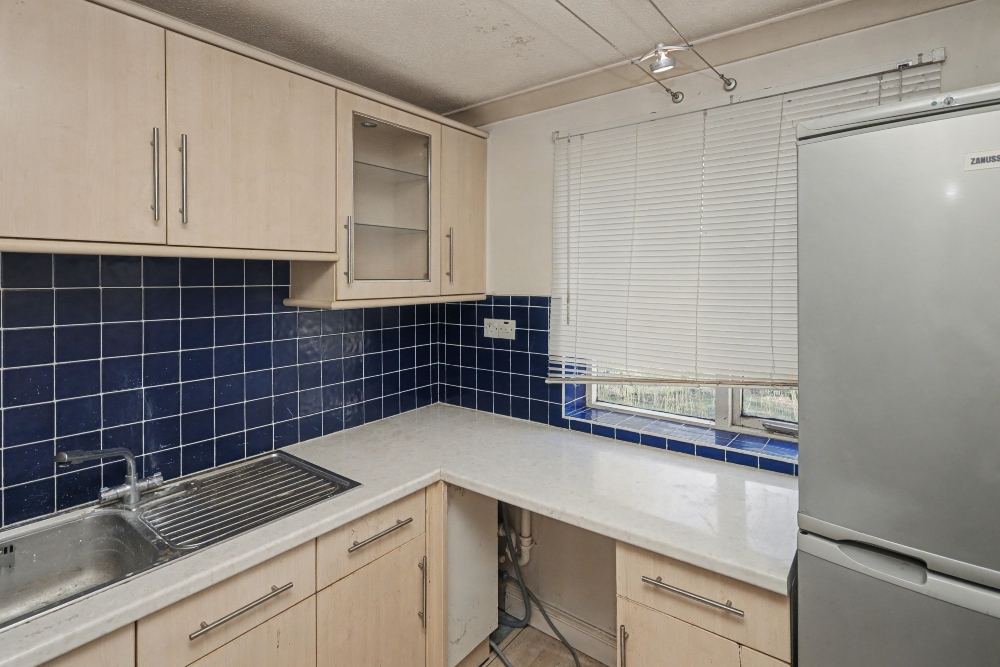 5 - Kitchen