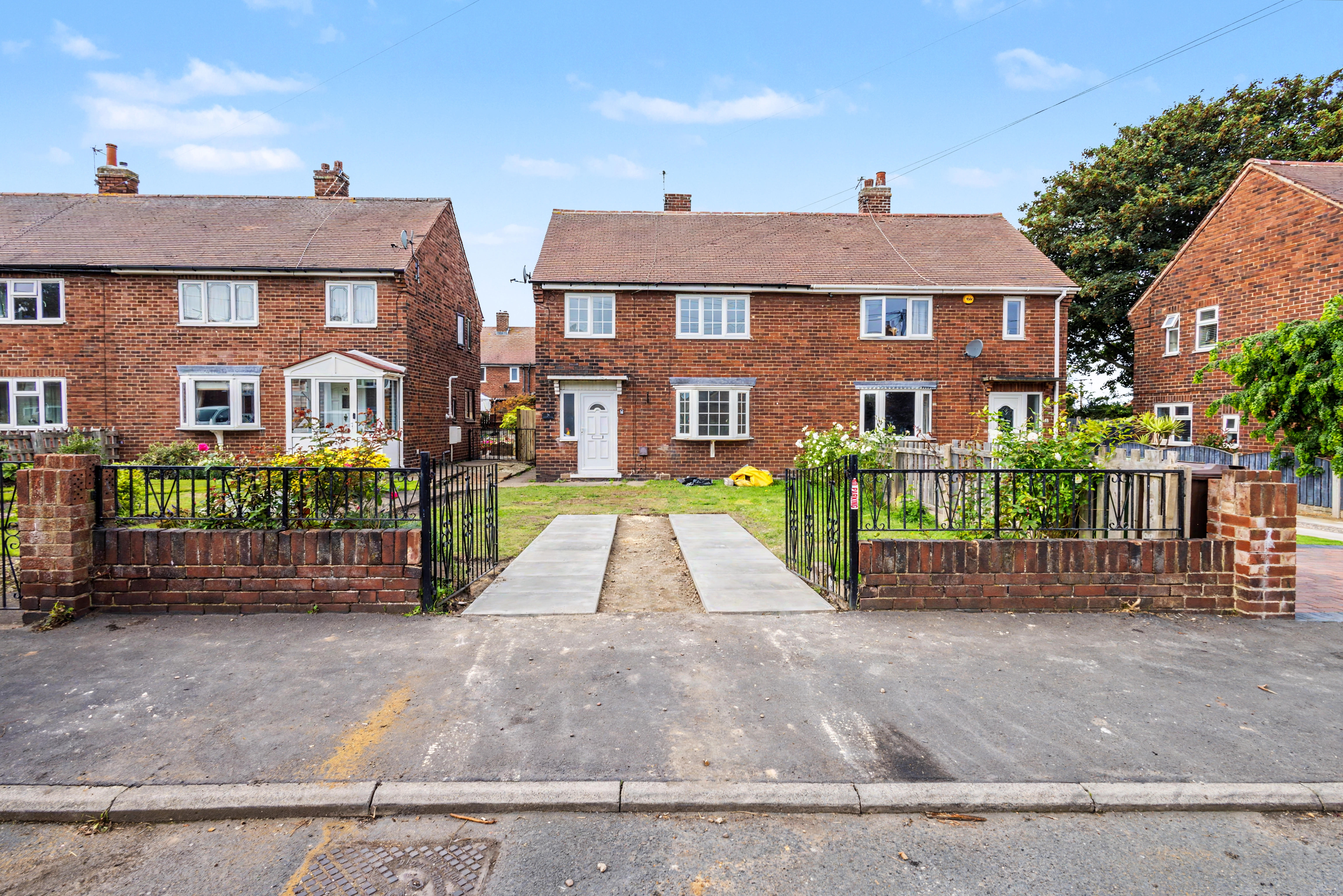 8 Clifton Road, Wakefield, WF4 1AR