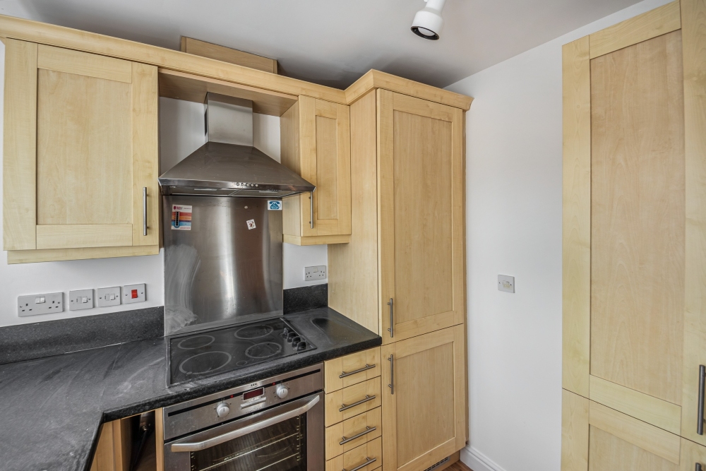 8 - Kitchen