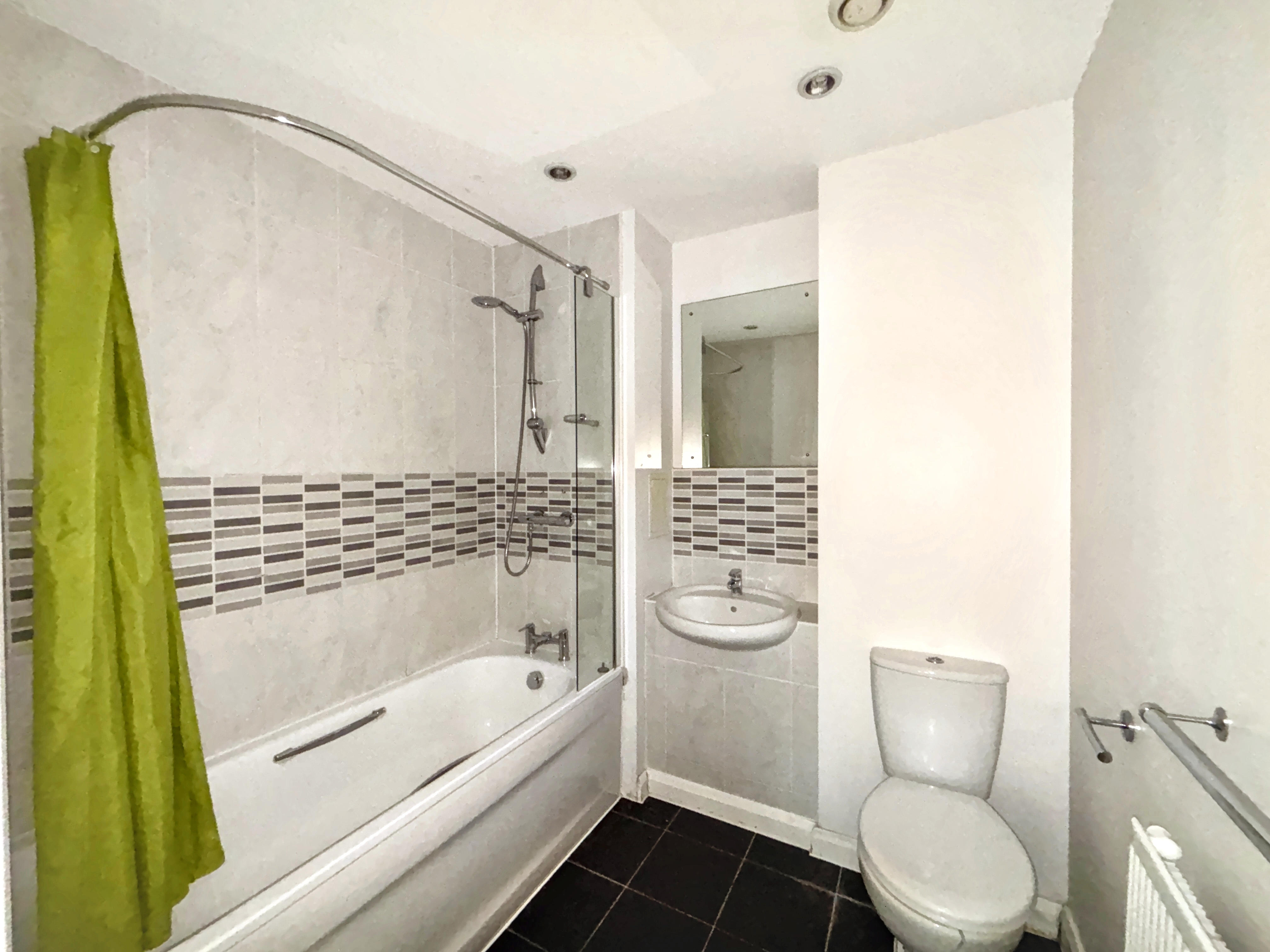 7 - Bathroom