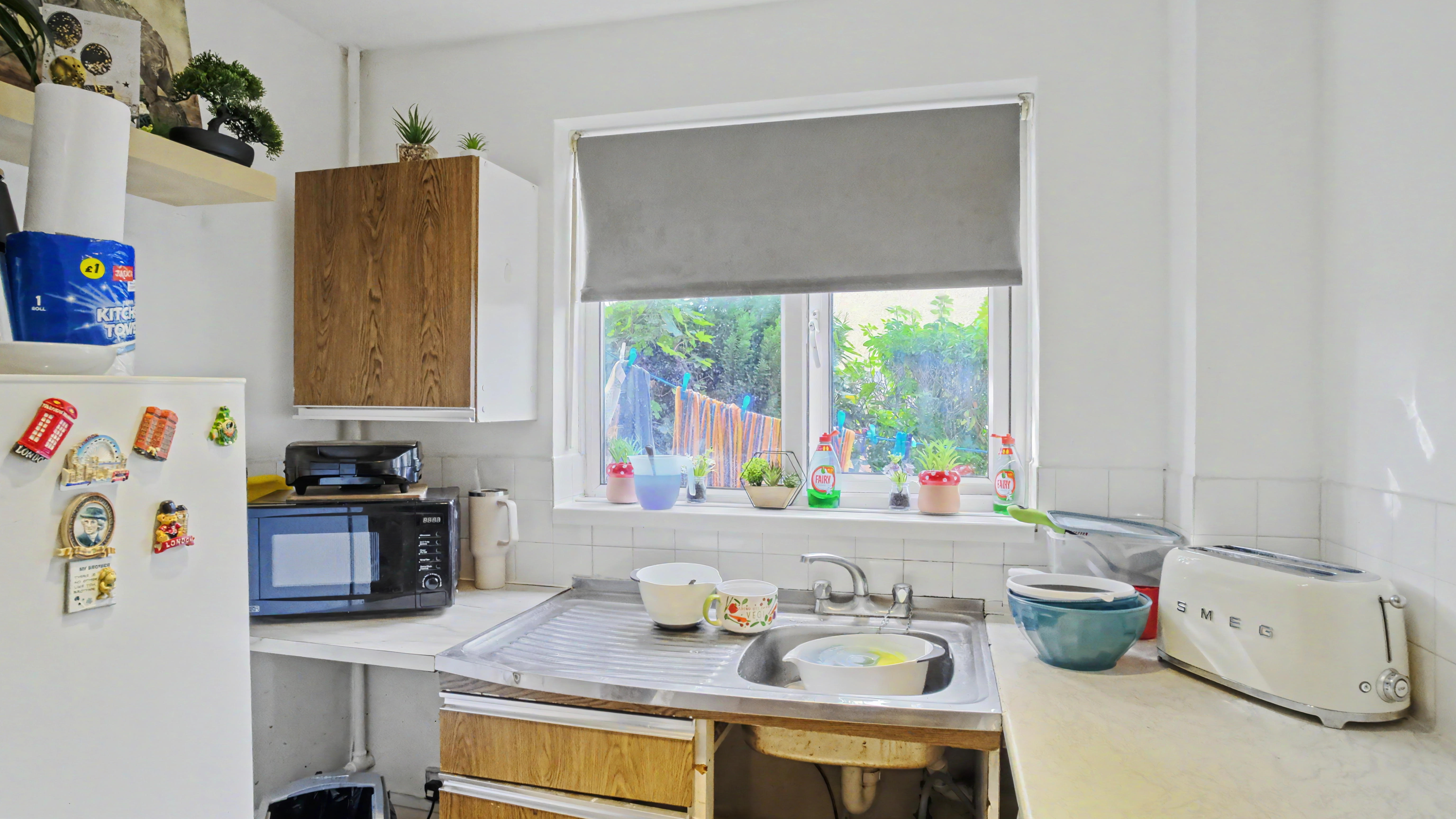 7 - Kitchen