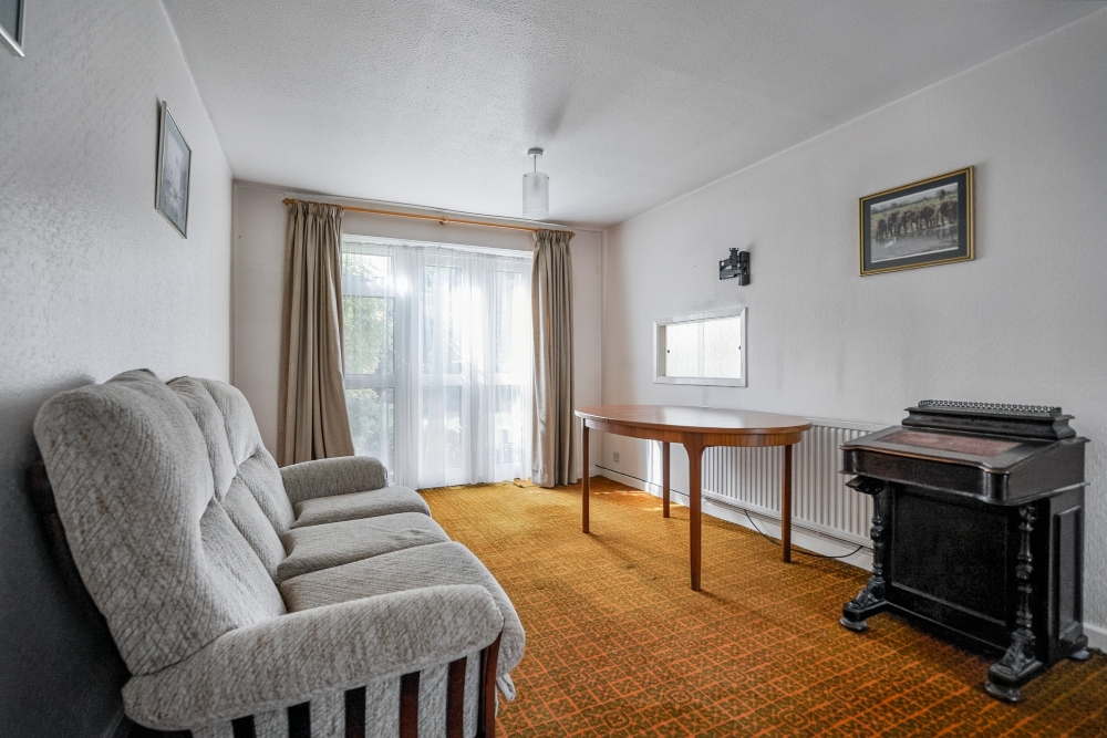 8 - Living room