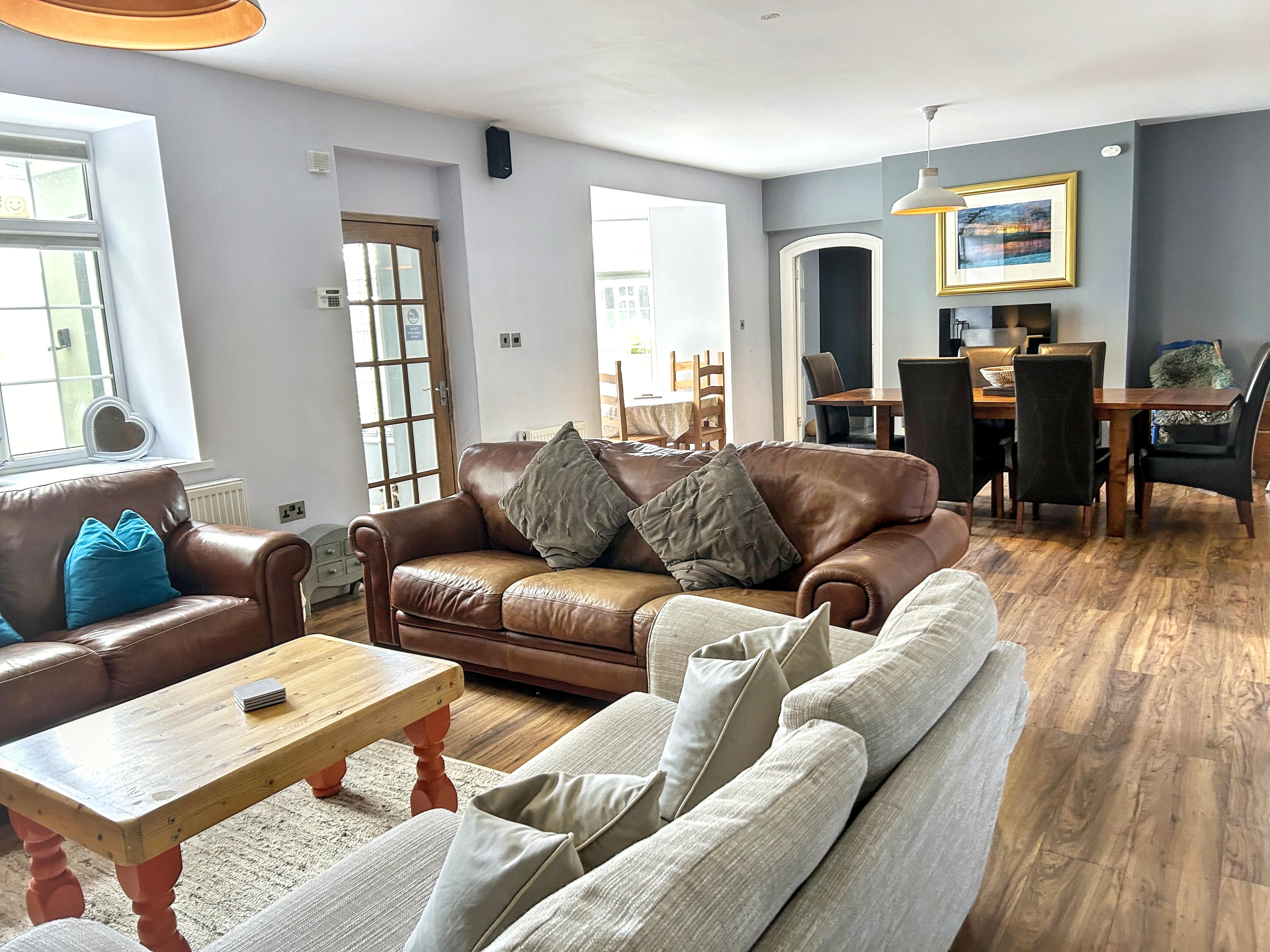 5 - Living room