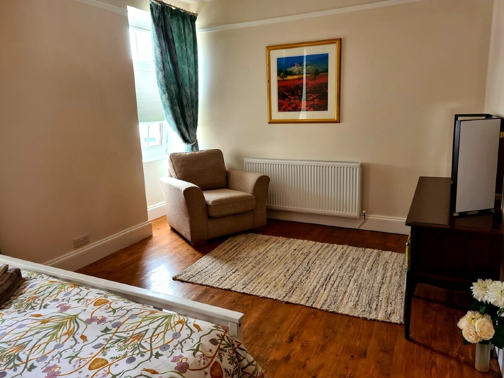 7-bedroom-4