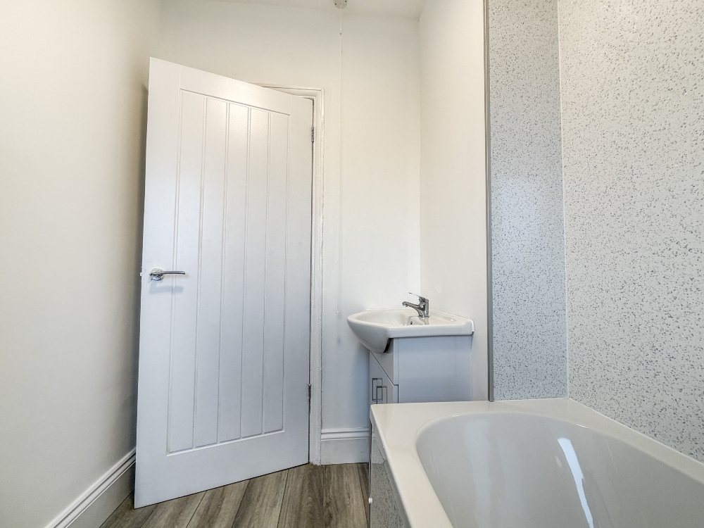 18 - Bathroom