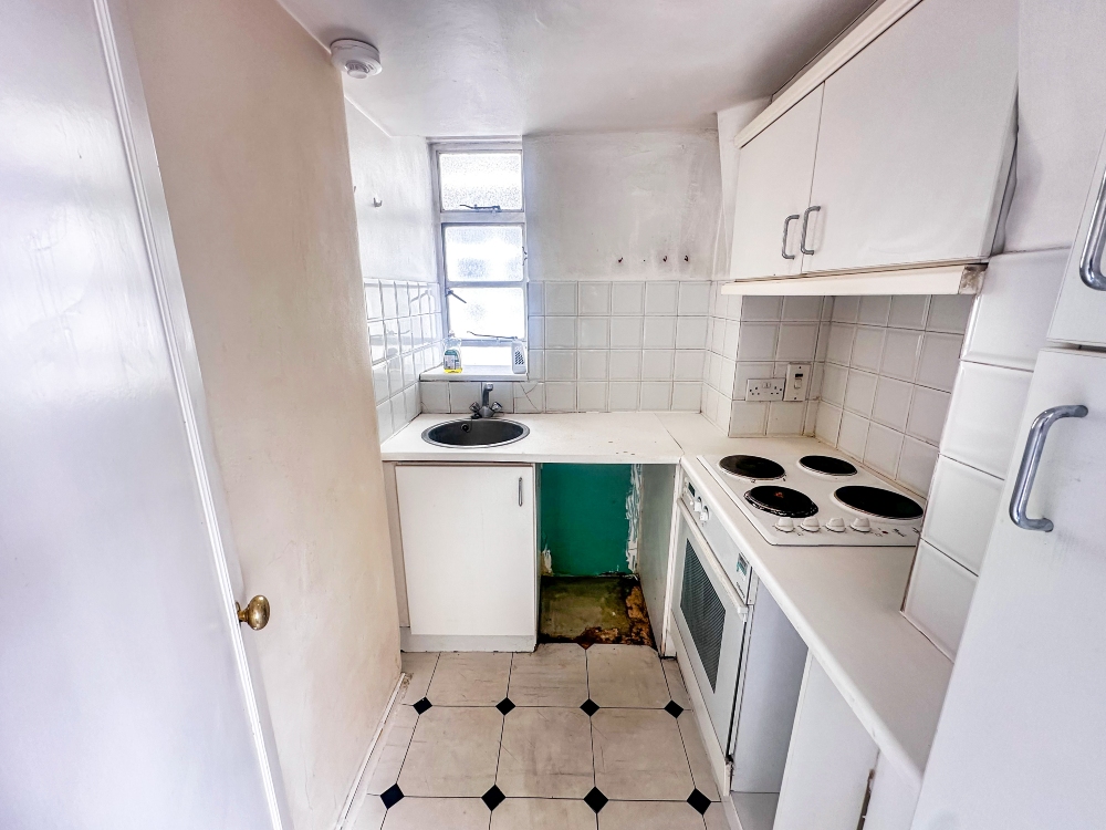 3 - Kitchen