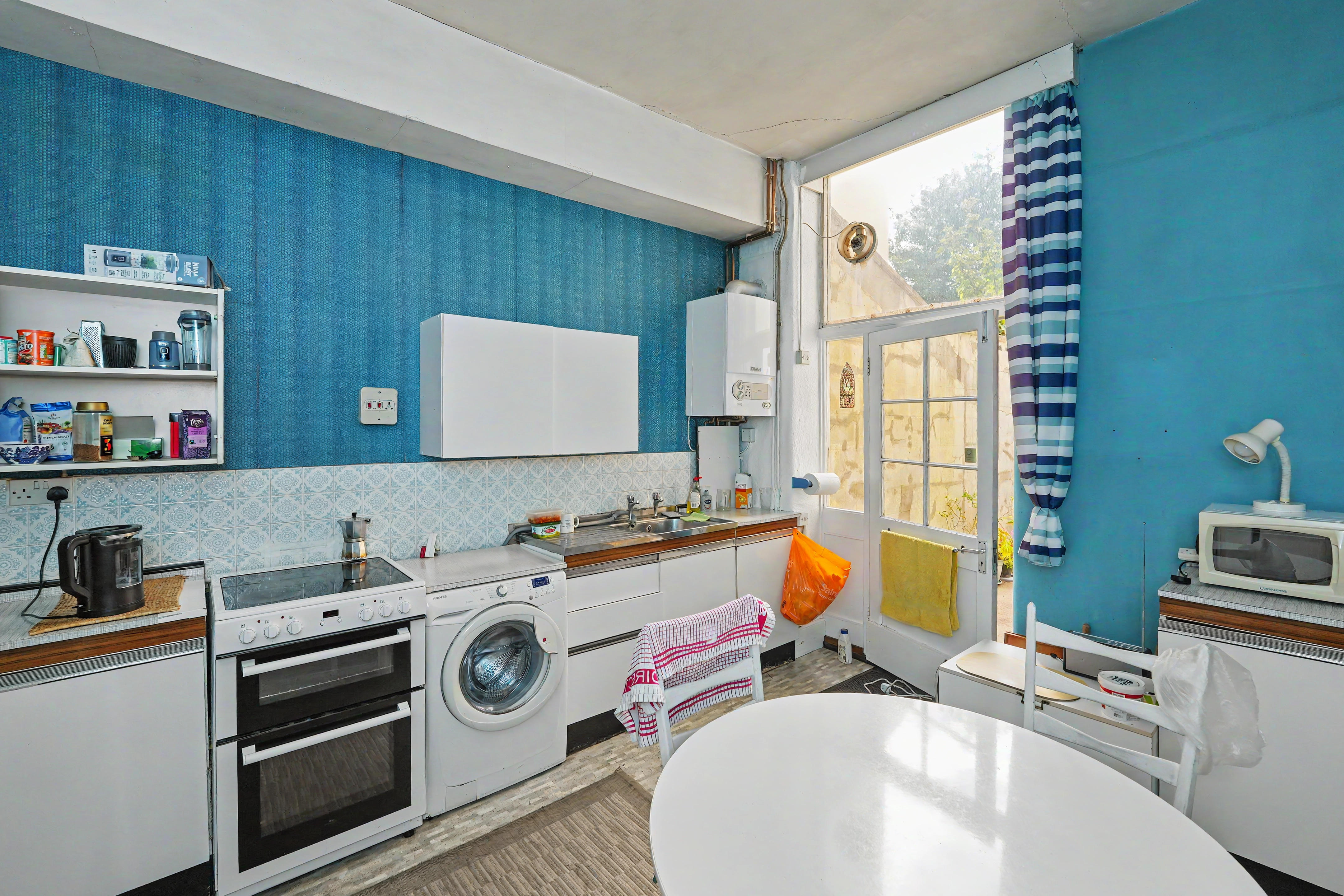 4 - Kitchen