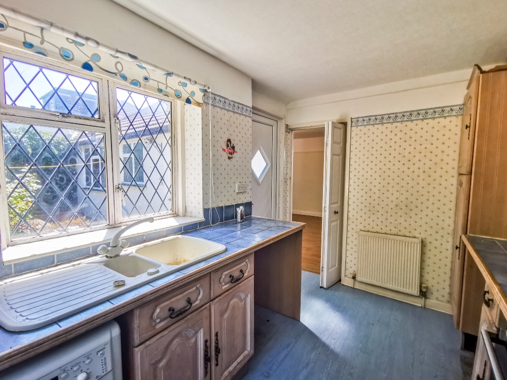 3 - Kitchen