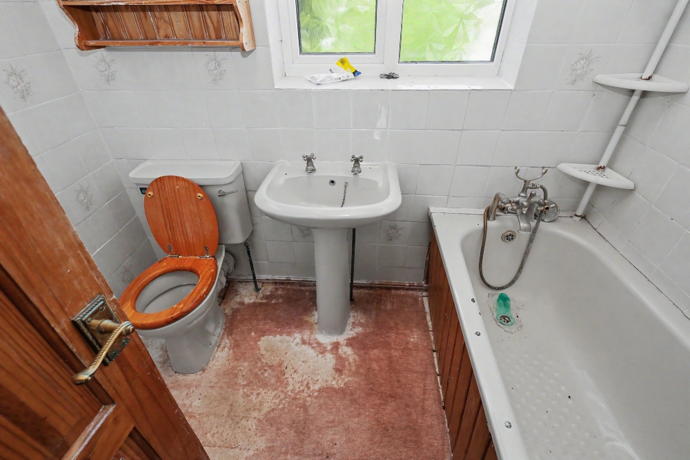 15 - Bathroom
