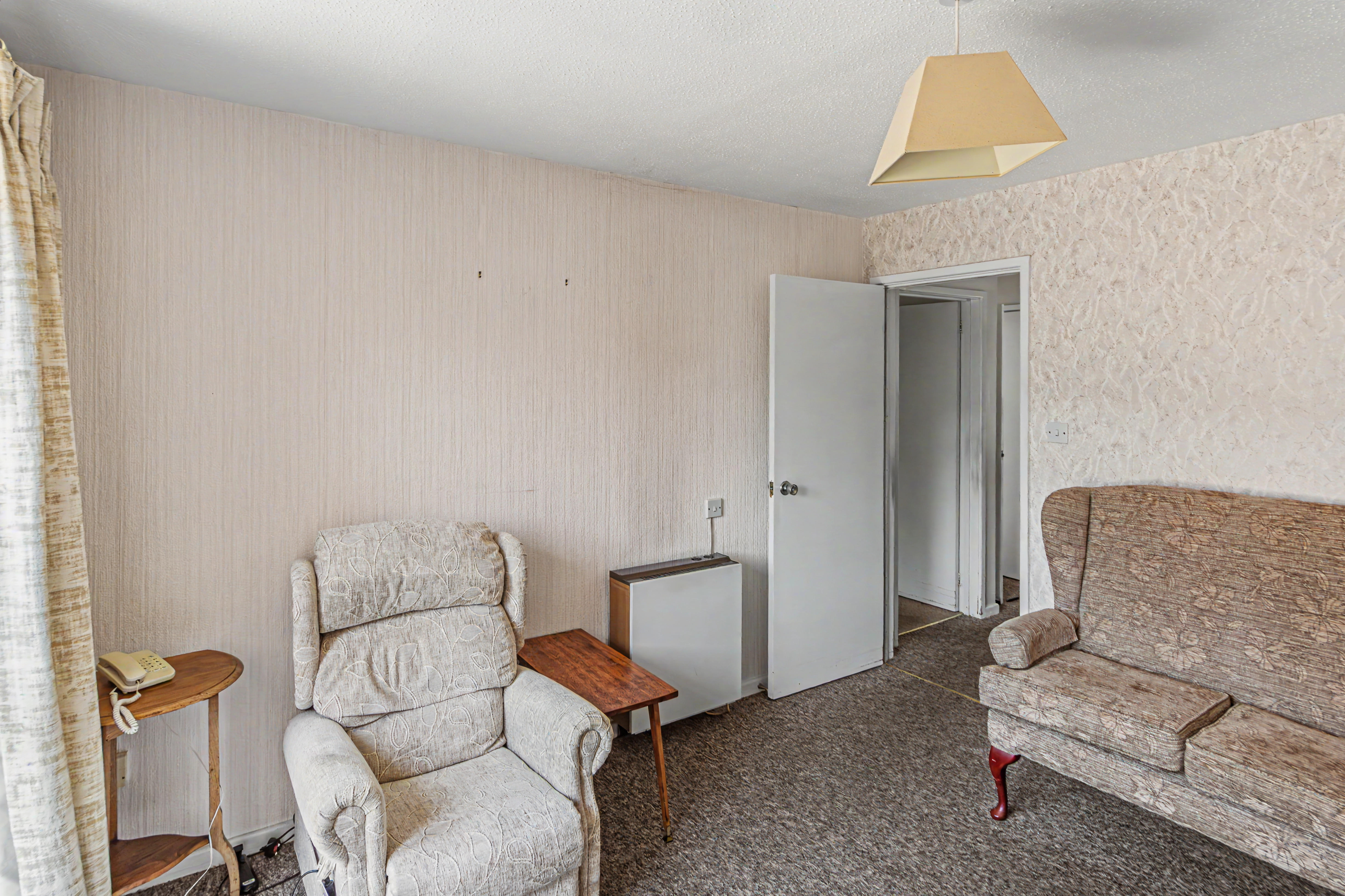 6 - Living room