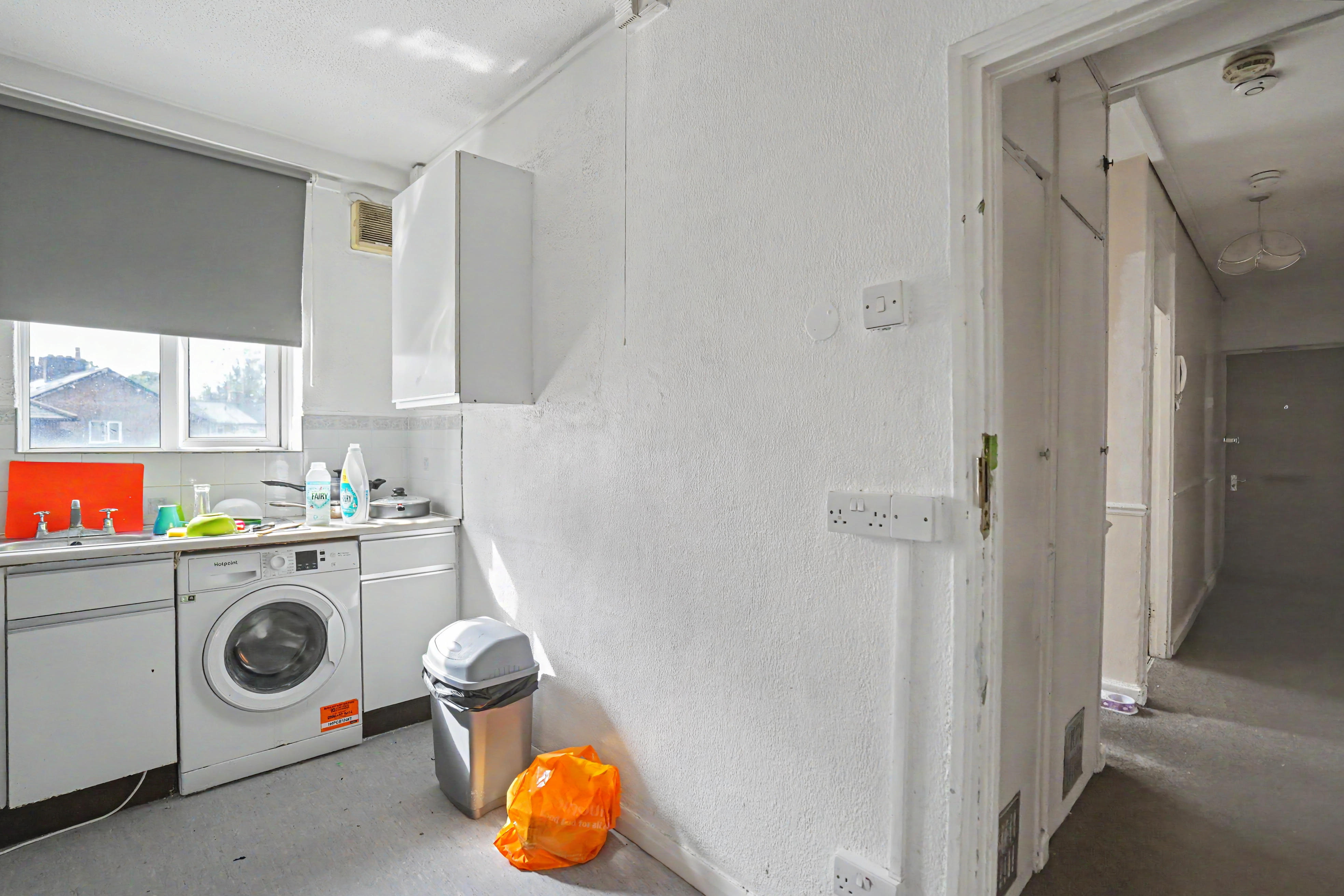 4 - Kitchen