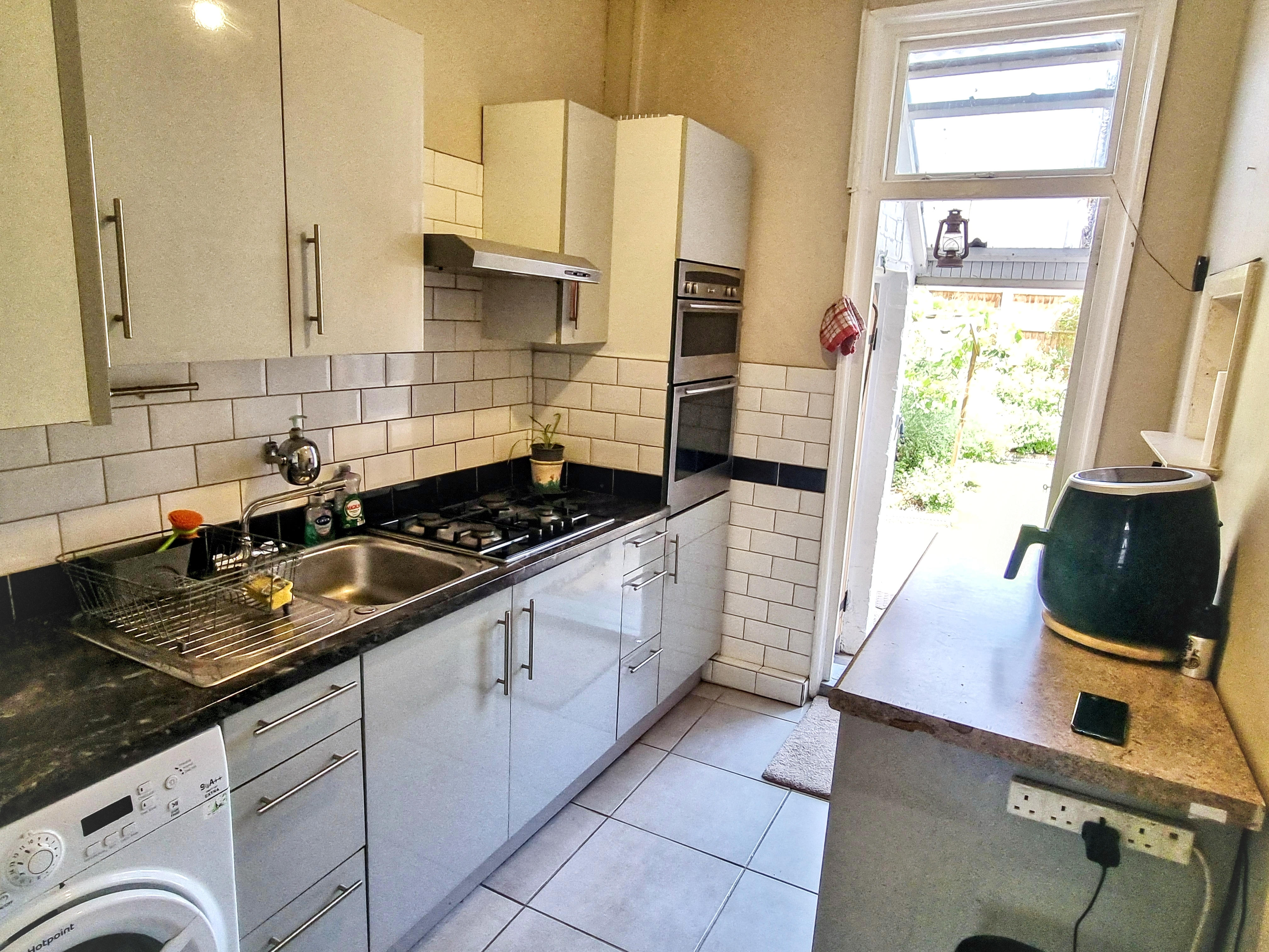 4 - Kitchen