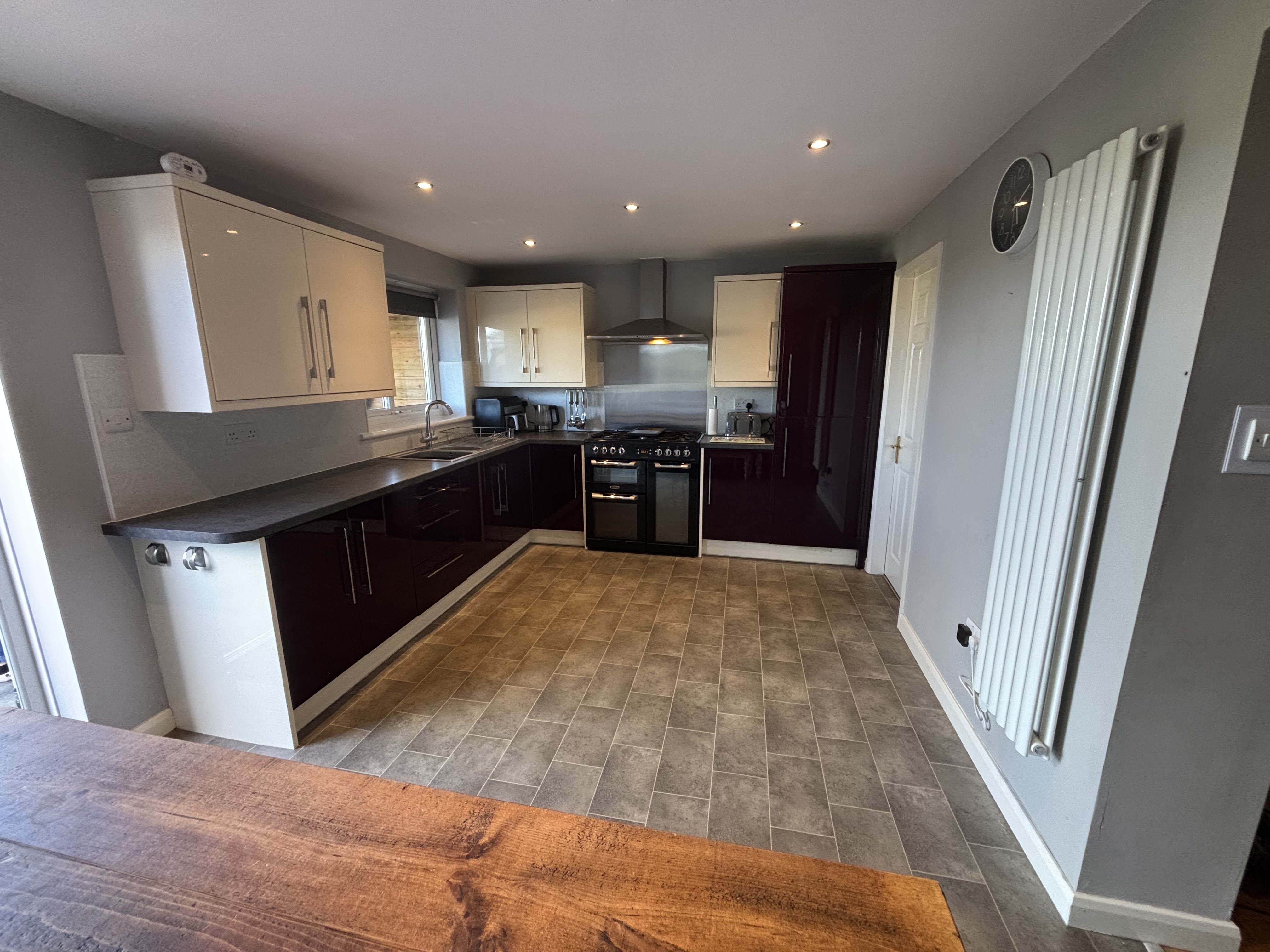 6 - Kitchen