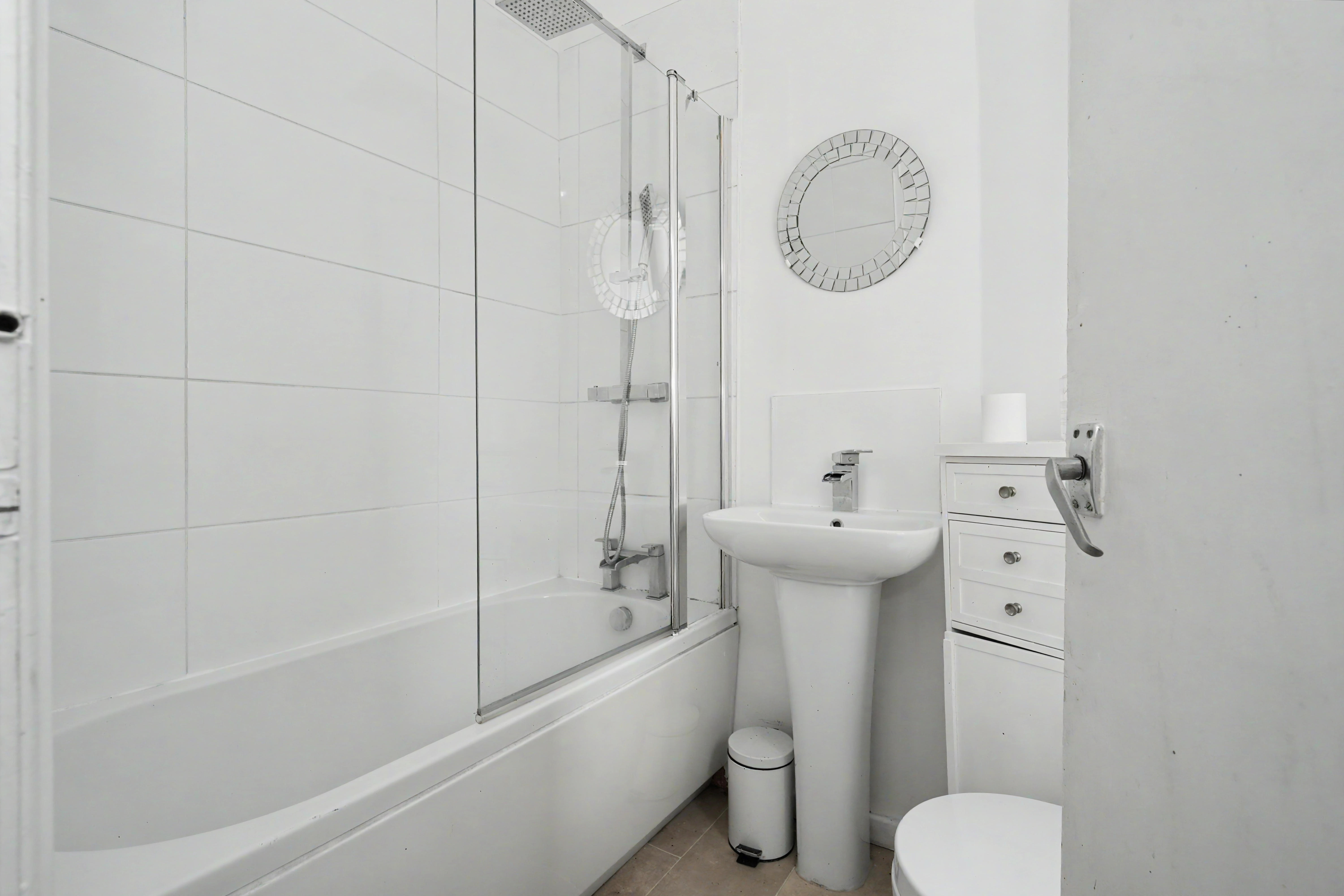 15 - Bathroom