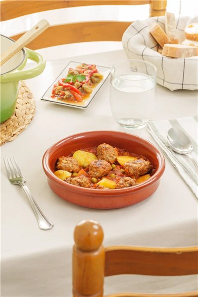 Albóndigas a la jardinera-lateral