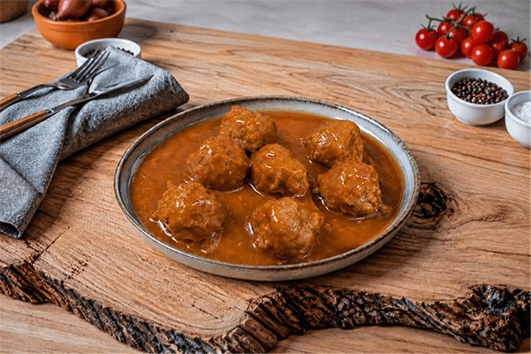 Albóndigas de ternera y cerdo en salsa de tomate extra ecológico