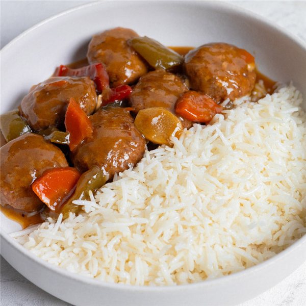 Albóndigas en salsa chop suey-detalle