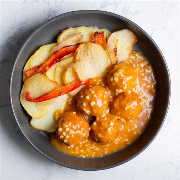 Albóndigas en salsa de almendra-lateral