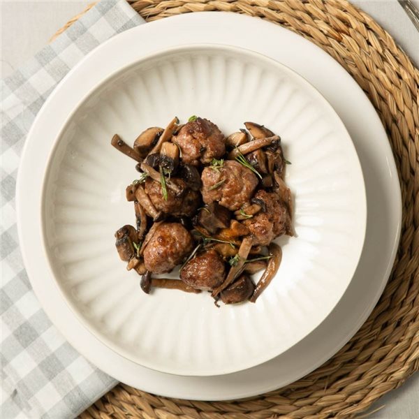 Albóndigas rústicas con setas-detalle