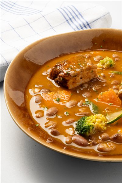 Alubias pintas con costilla y verduras eco-detalle